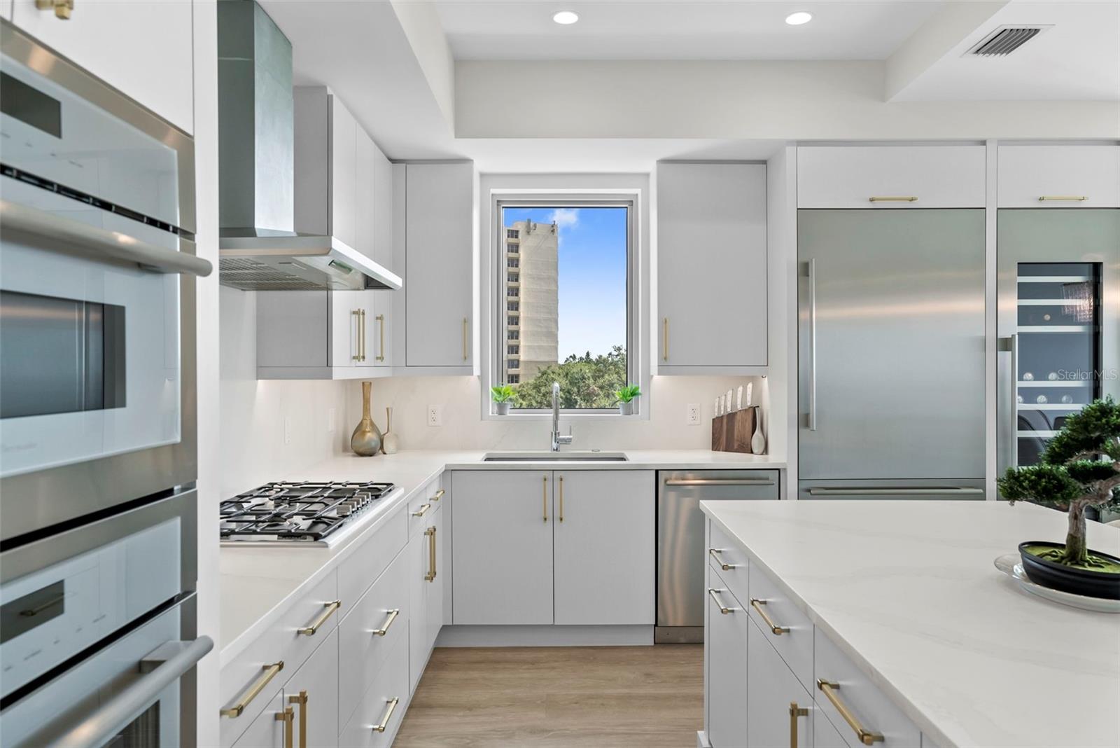 Image 14 of 79 For 2910 Barcelona Street 501