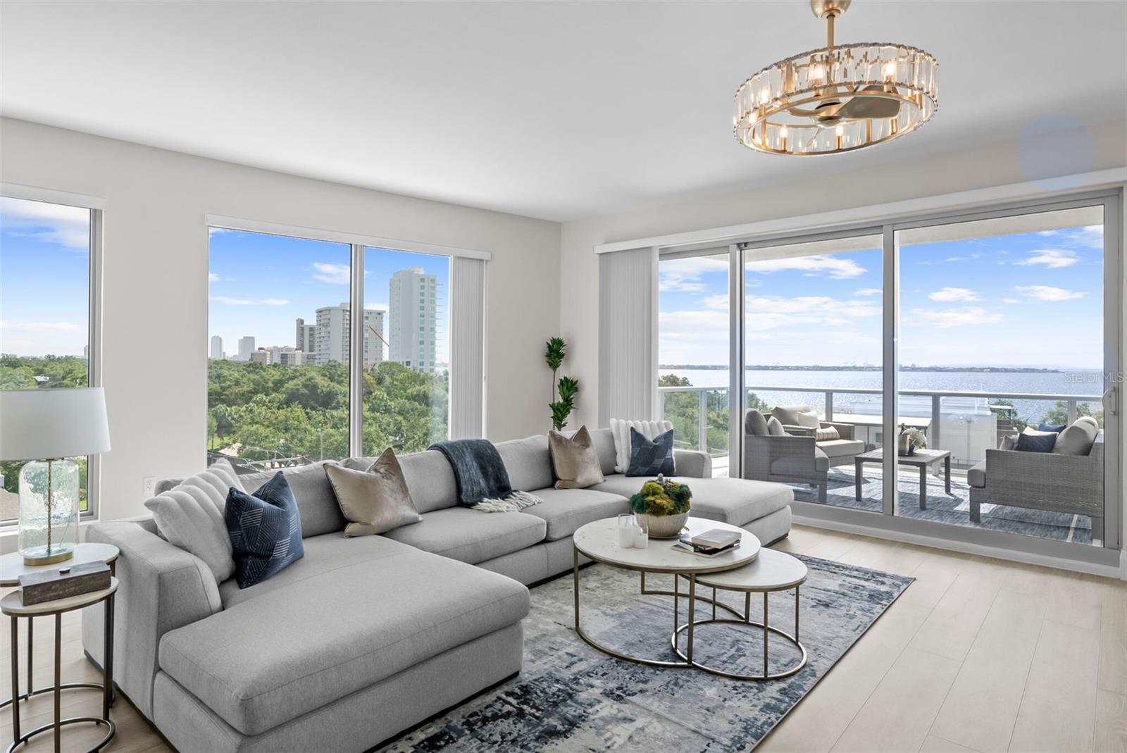 Image 9 of 79 For 2910 Barcelona Street 501