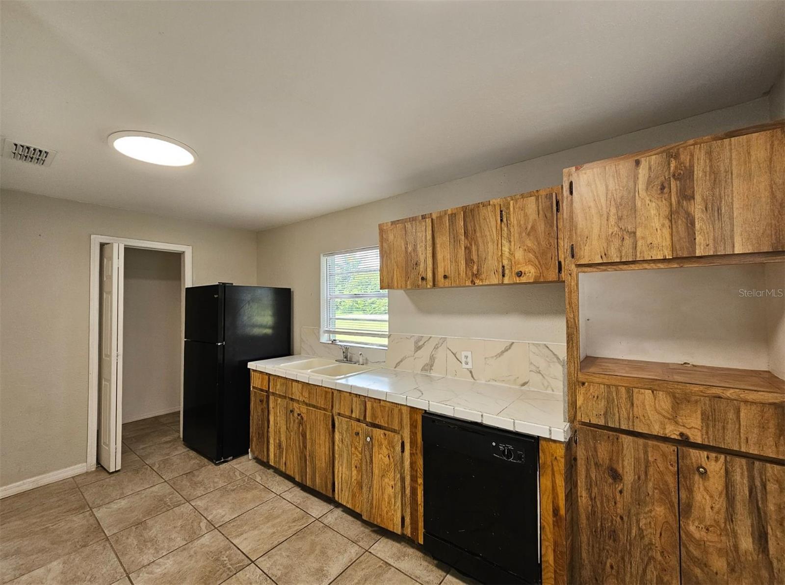 Image 7 of 21 For 945 Reynolds Road