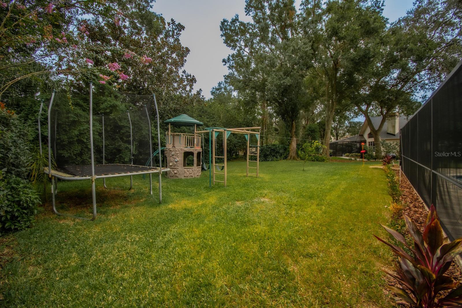 Image 4 of 6 For 2912 Clubhouse Drive