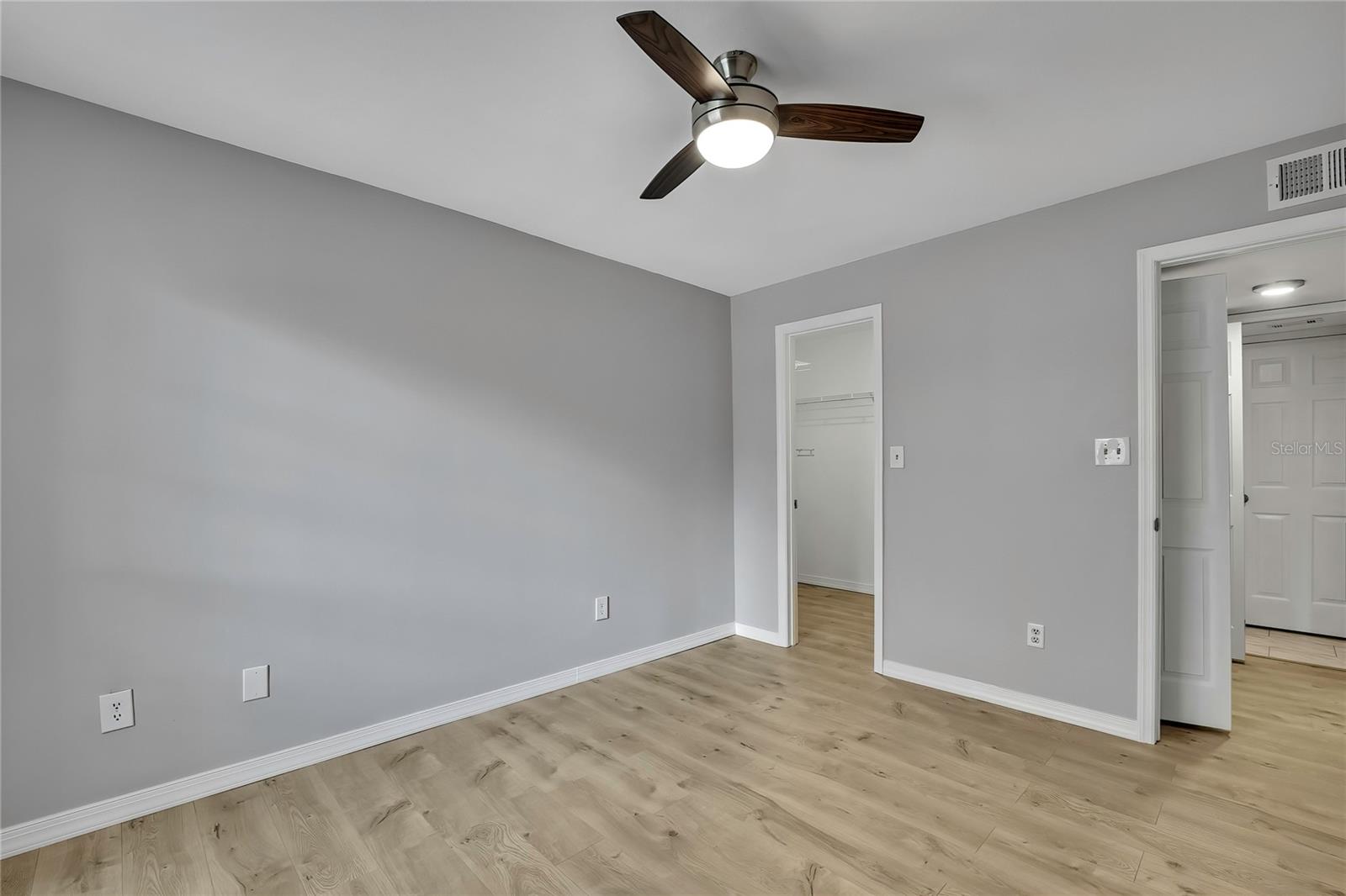 Image 24 of 41 For 8653 Fancy Finch Drive 104