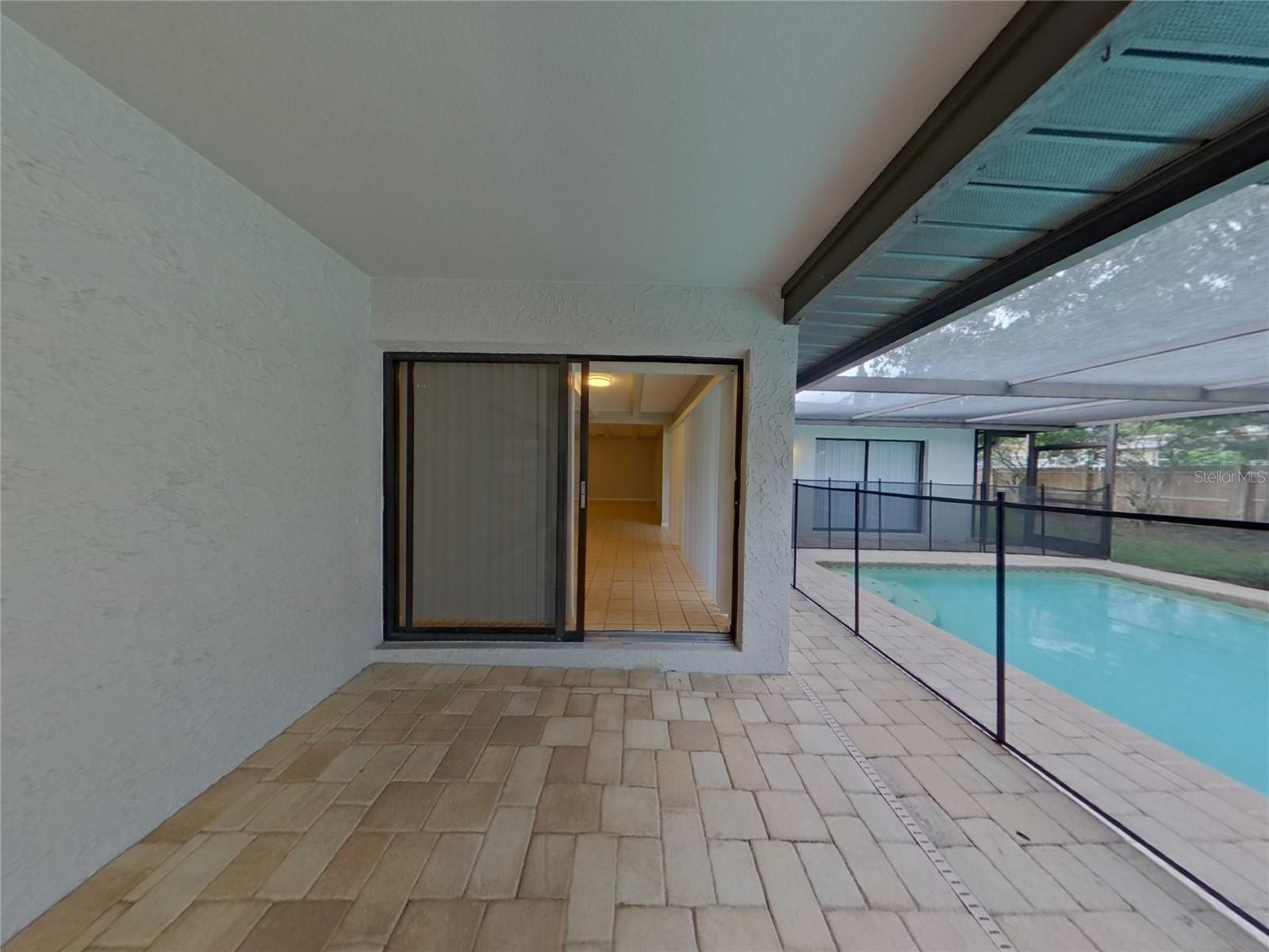 Image 16 of 17 For 2666 Luce Drive W