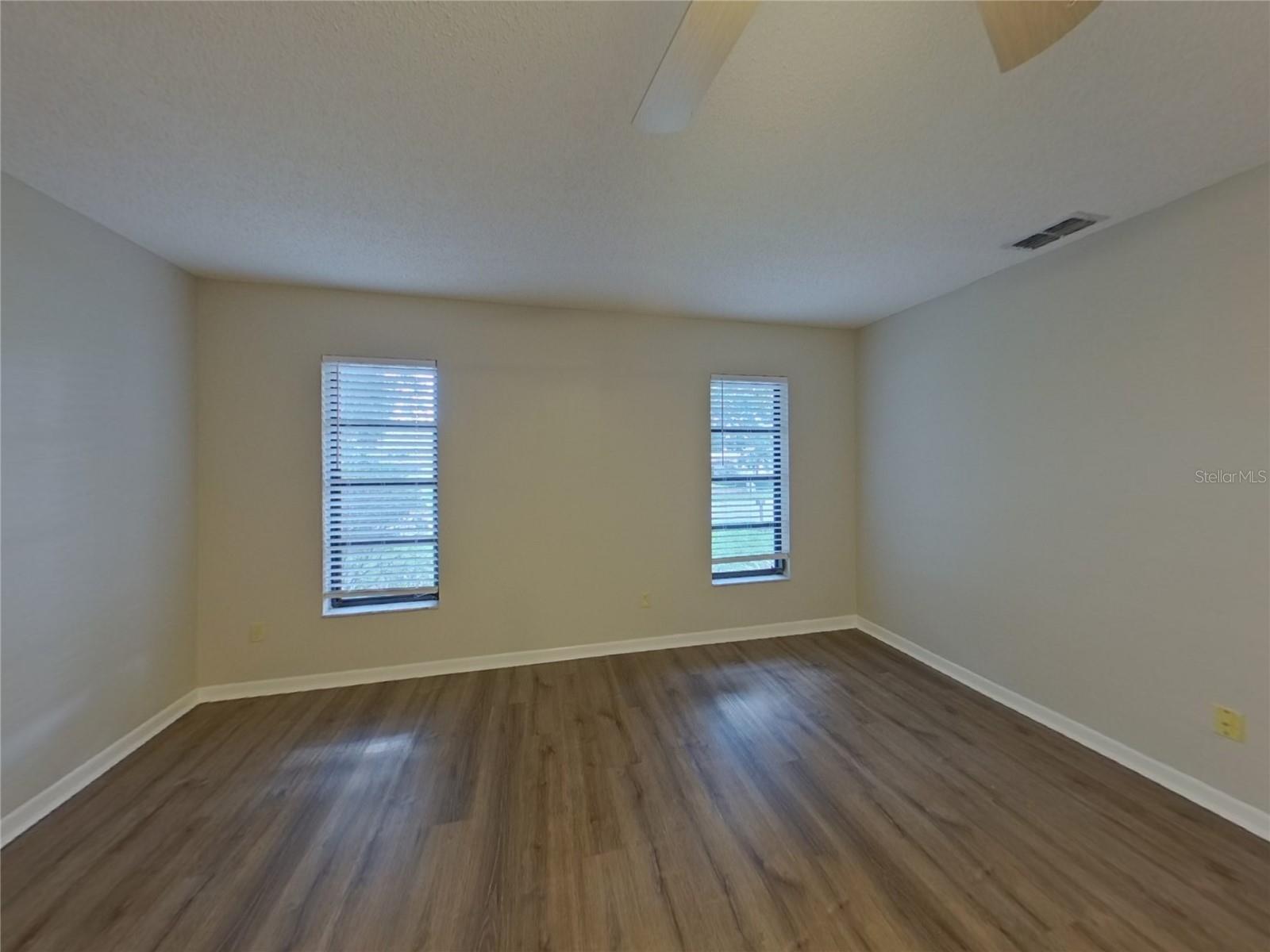 Image 7 of 17 For 2666 Luce Drive W