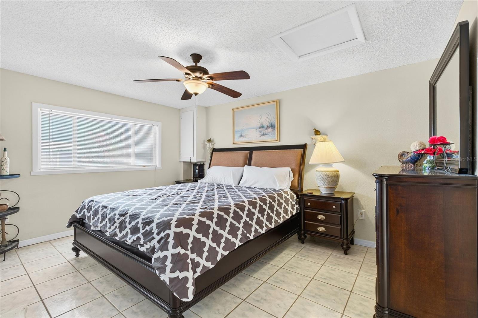 Listing photo id 10 for 13706 Britton Drive