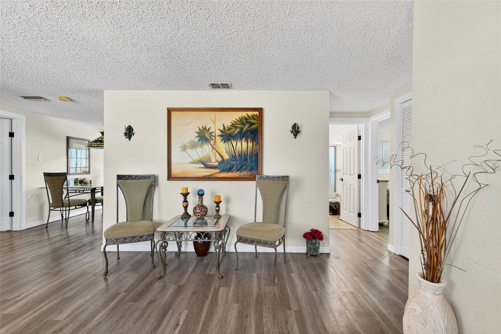 Listing photo id 13 for 13706 Britton Drive