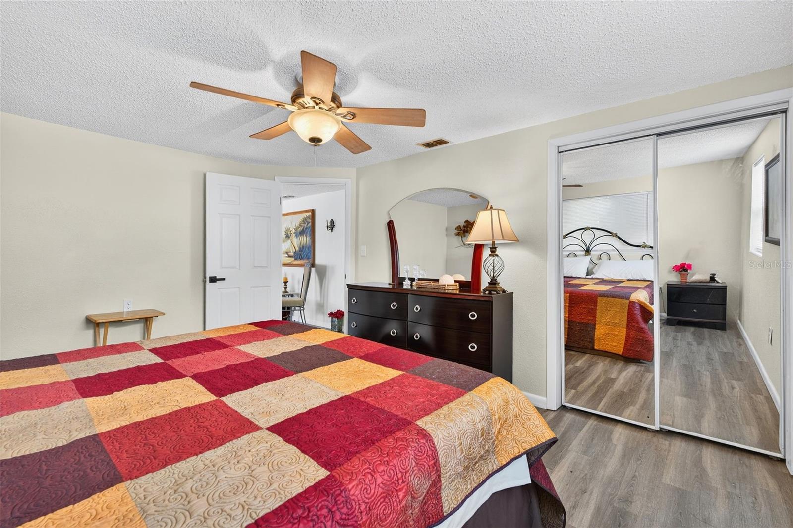 Listing photo id 16 for 13706 Britton Drive