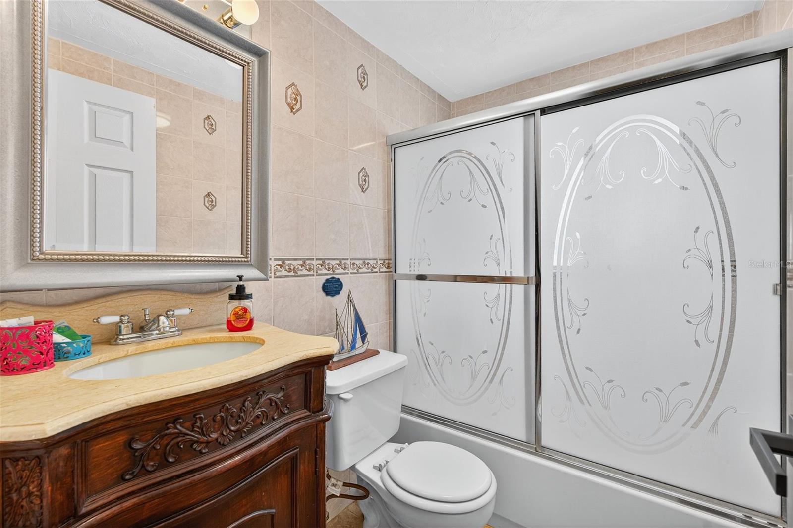 Listing photo id 17 for 13706 Britton Drive