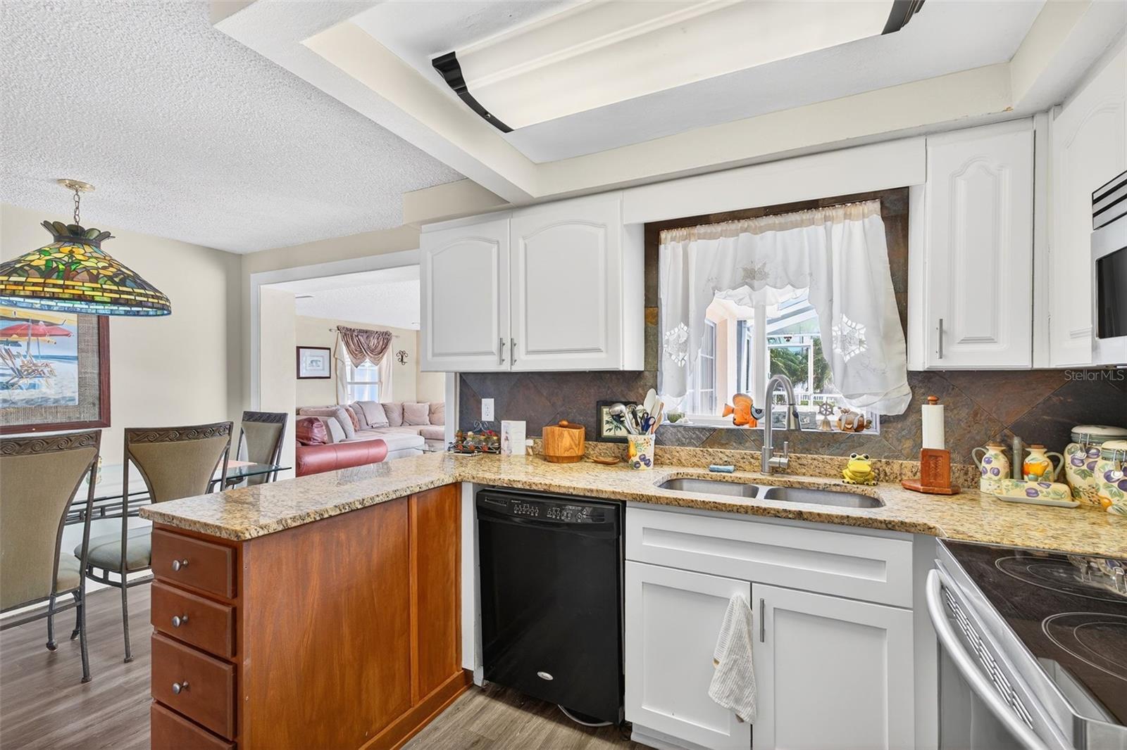 Listing photo id 23 for 13706 Britton Drive