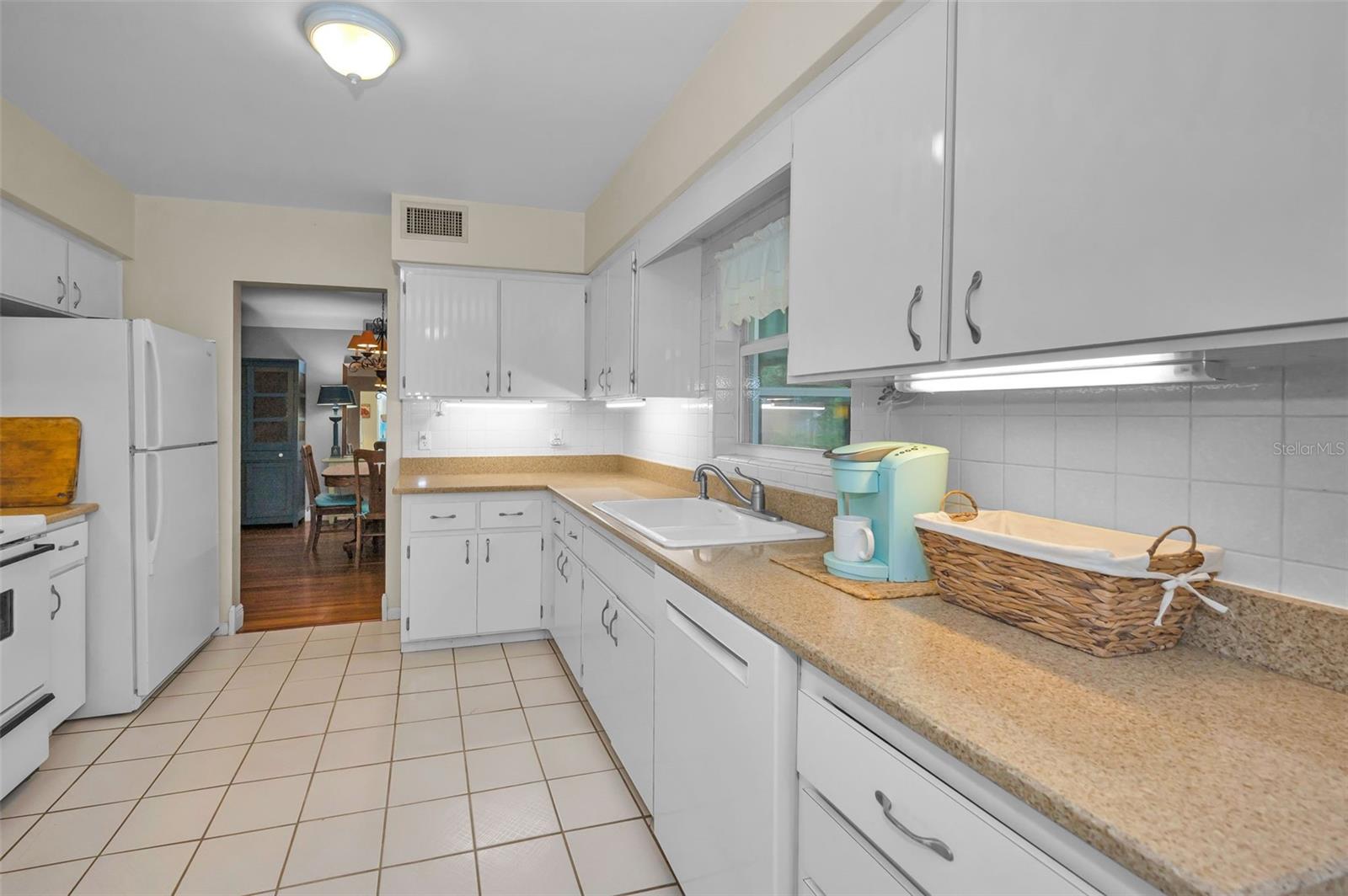 Image 25 of 49 For 1874 Bellemeade Drive