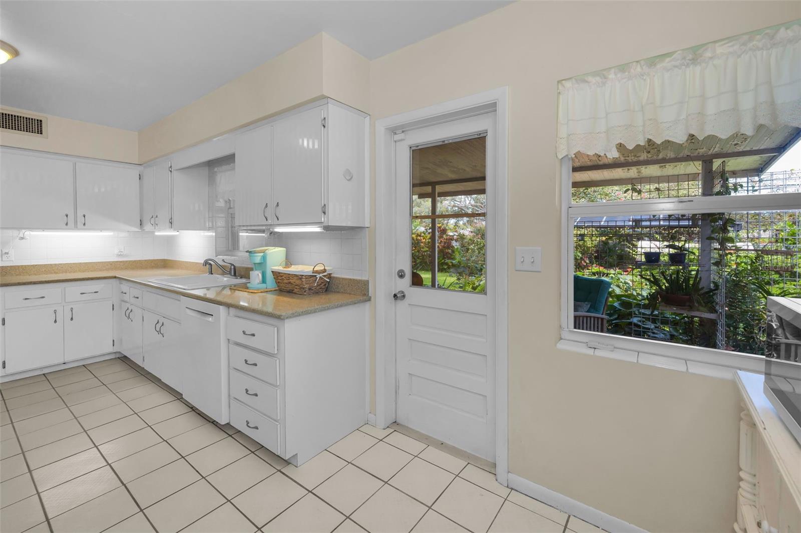 Image 26 of 49 For 1874 Bellemeade Drive