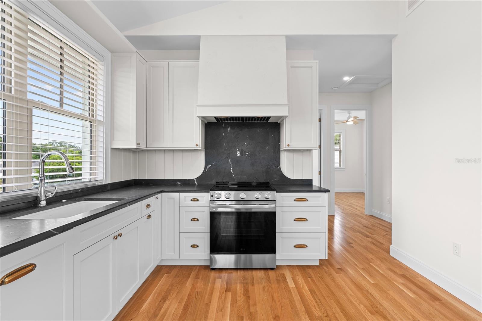 Image 11 of 42 For 1631 31st Avenue N