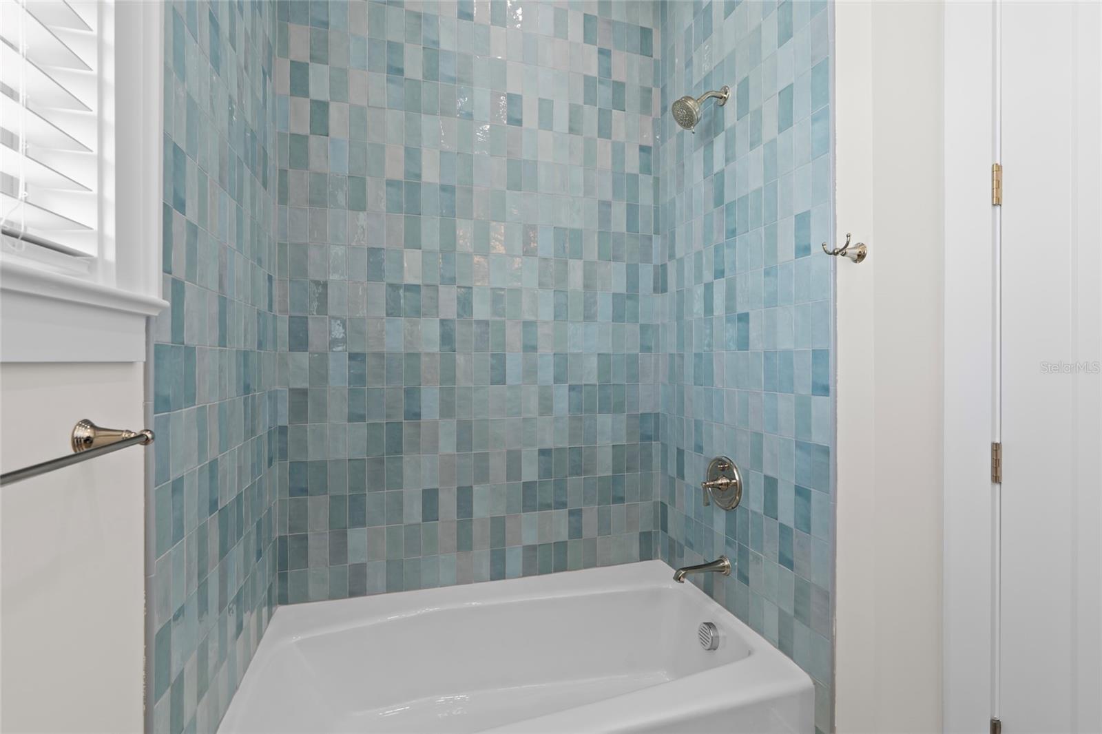 Image 17 of 42 For 1631 31st Avenue N