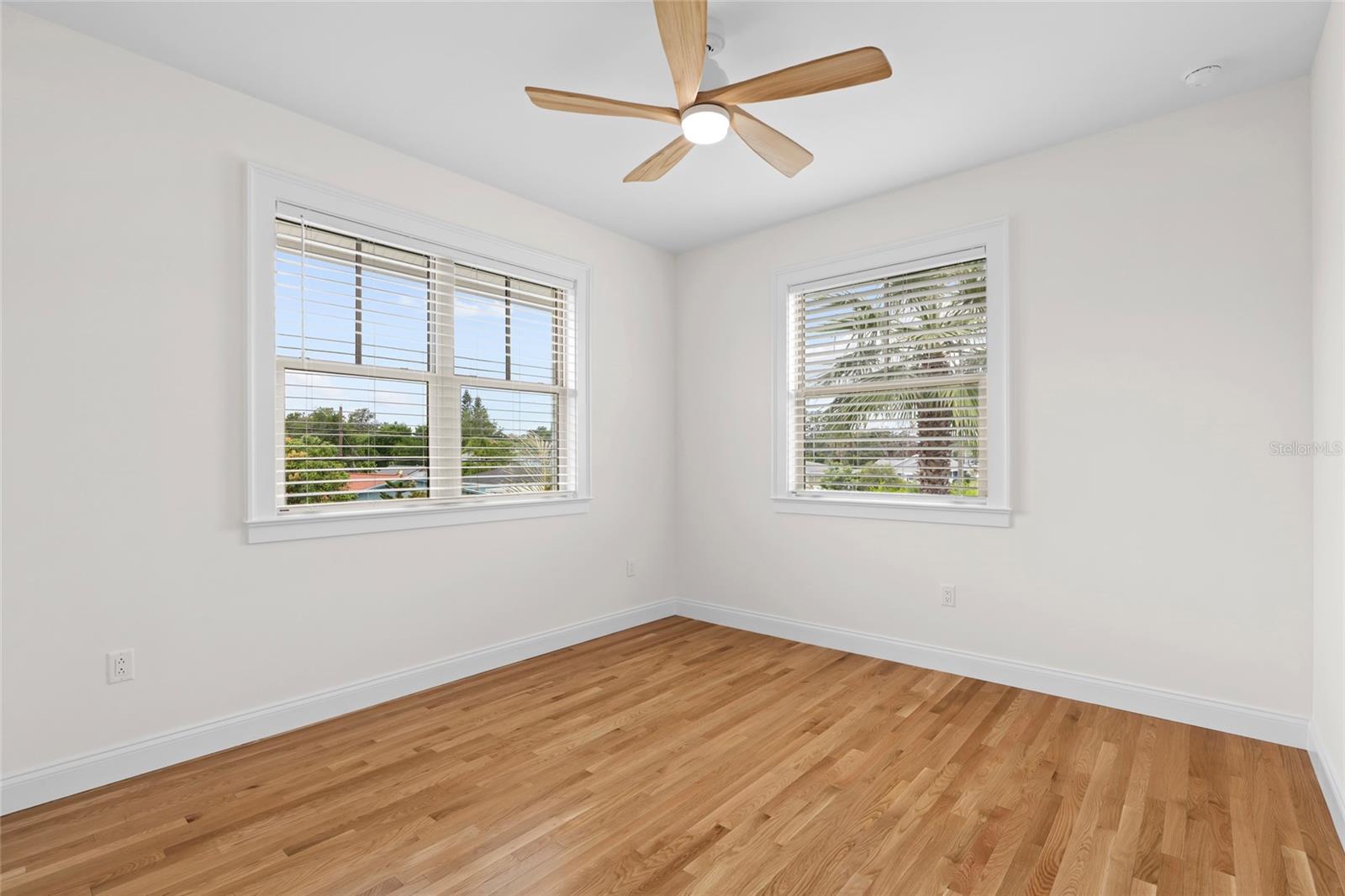 Image 21 of 42 For 1631 31st Avenue N