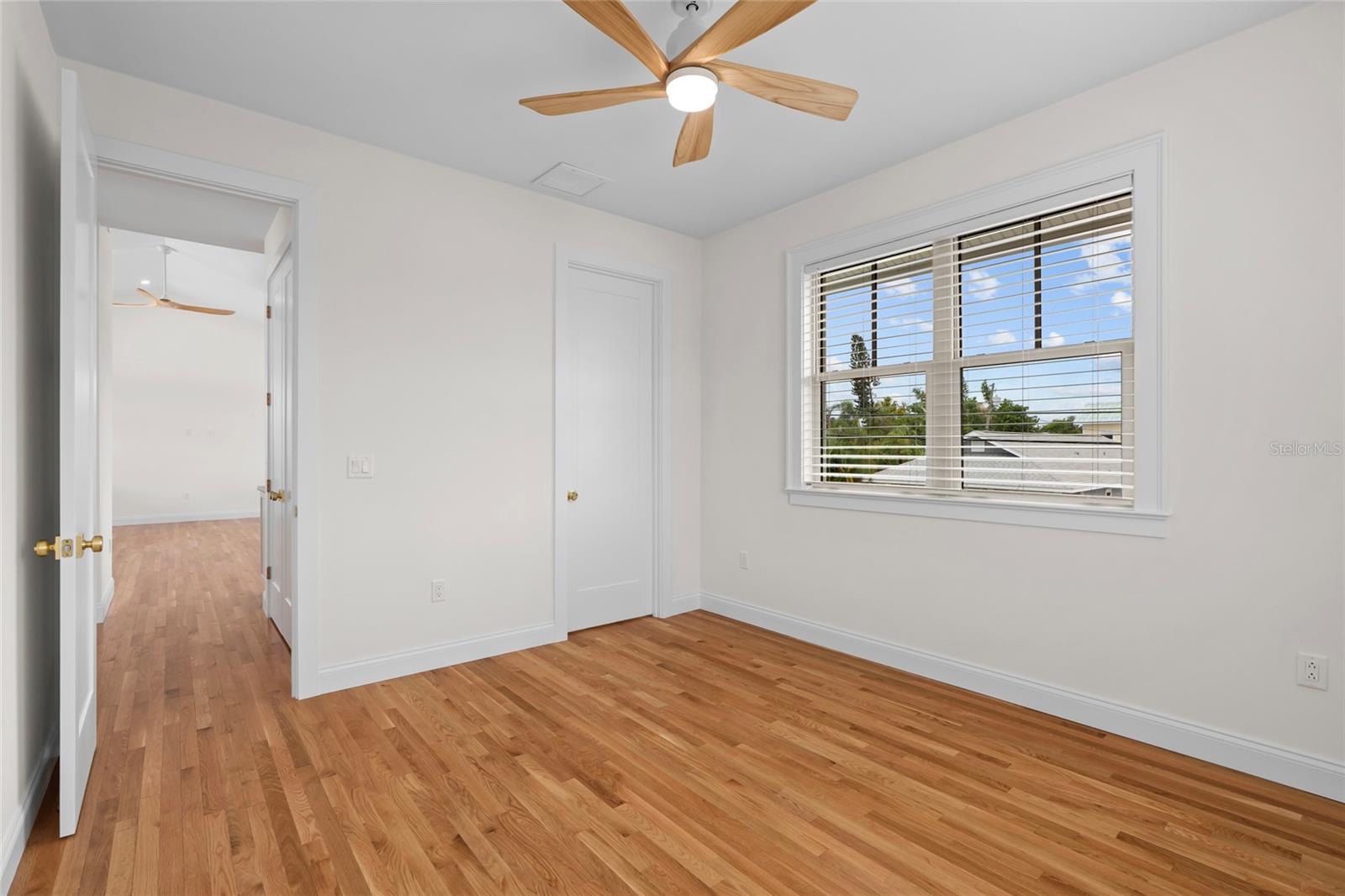 Image 22 of 42 For 1631 31st Avenue N