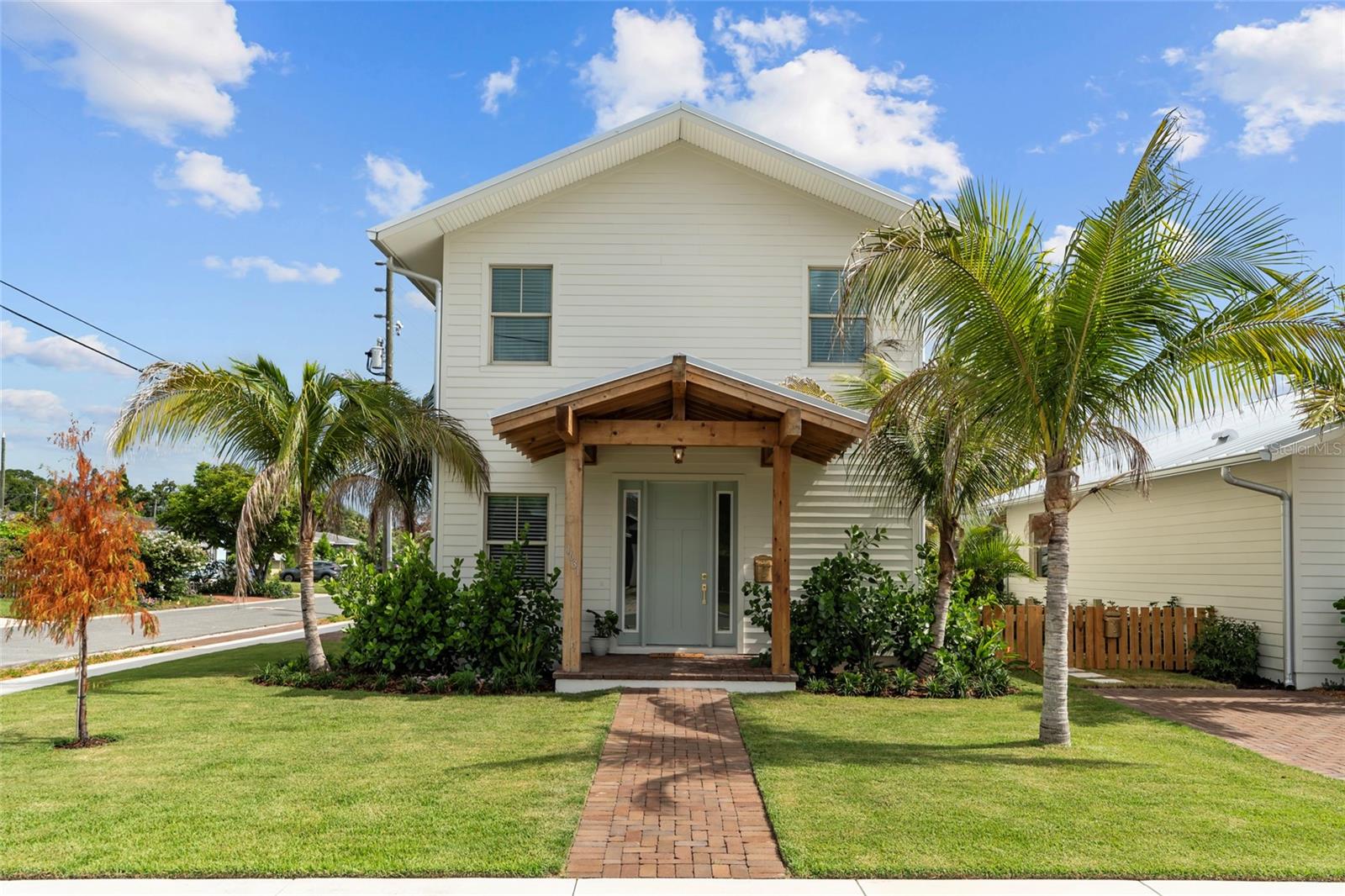 Image 3 of 42 For 1631 31st Avenue N
