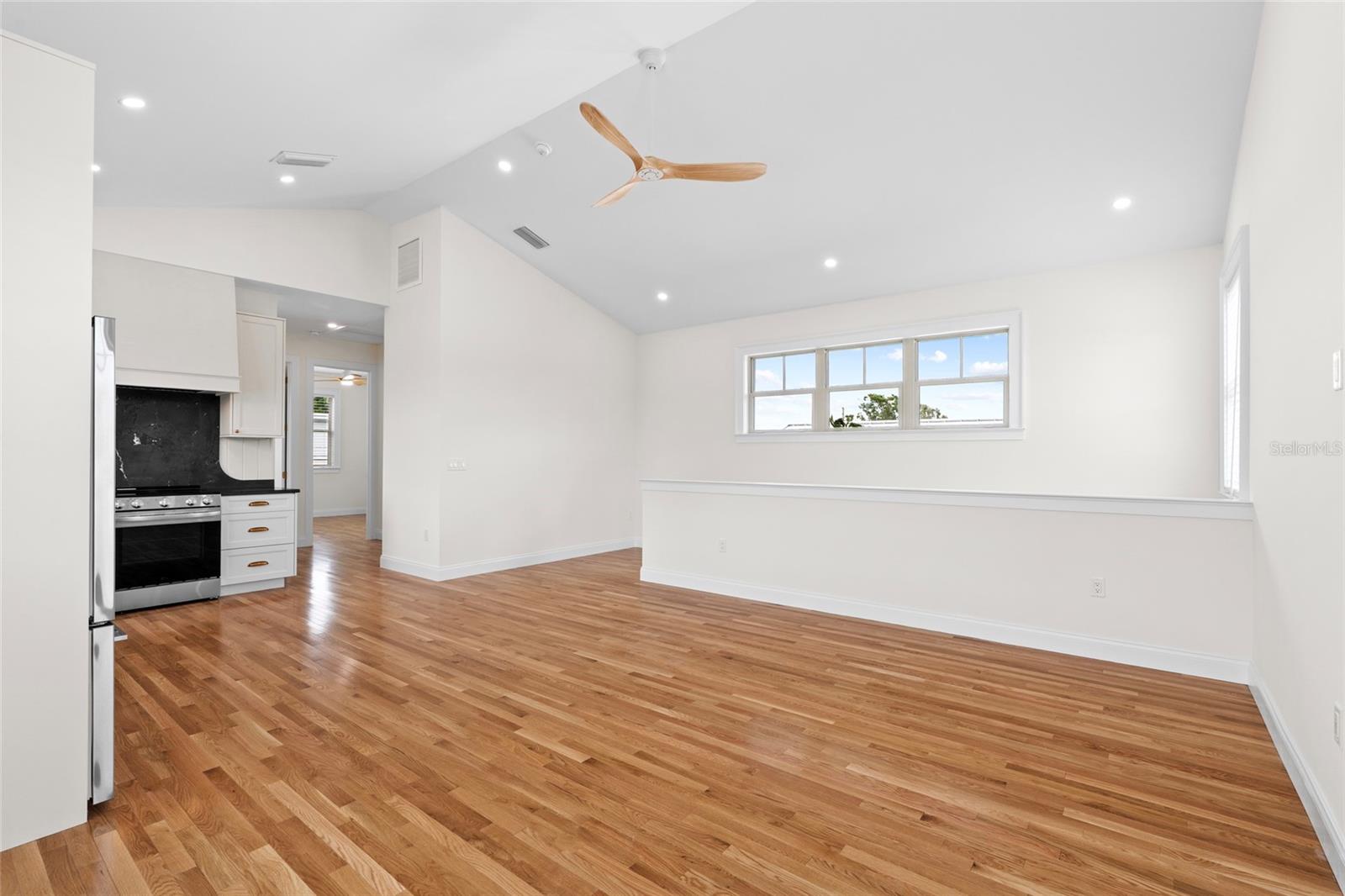 Image 9 of 42 For 1631 31st Avenue N
