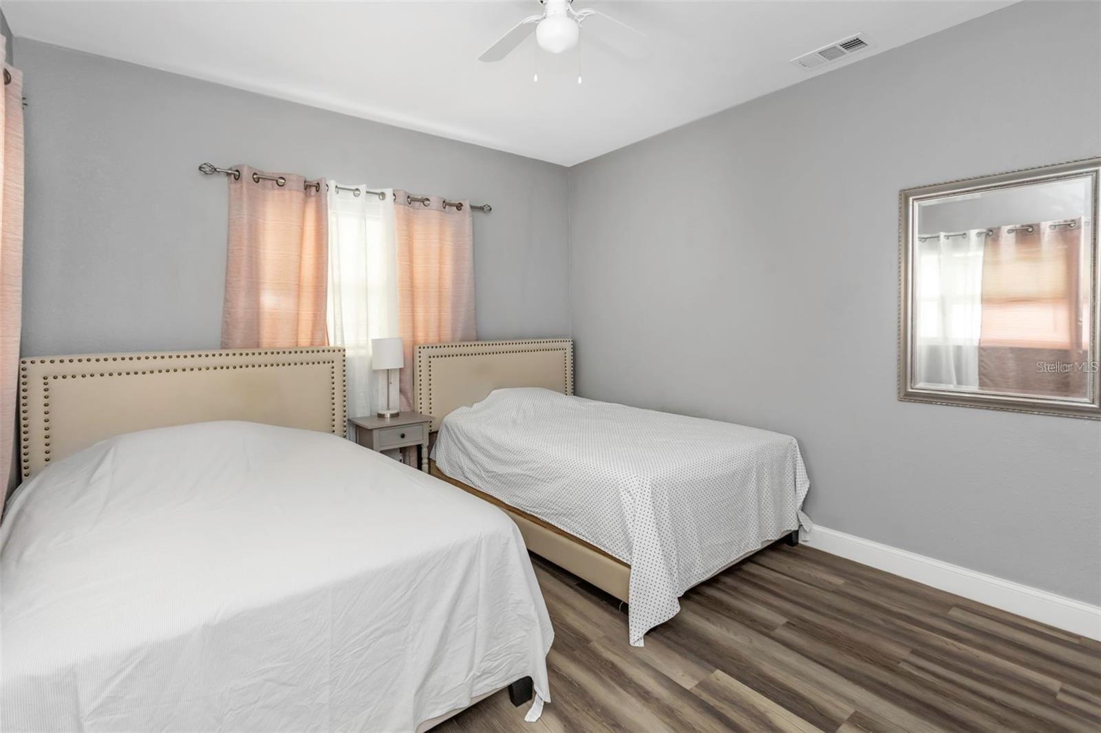 Image 16 of 52 For 206 Himes Avenue