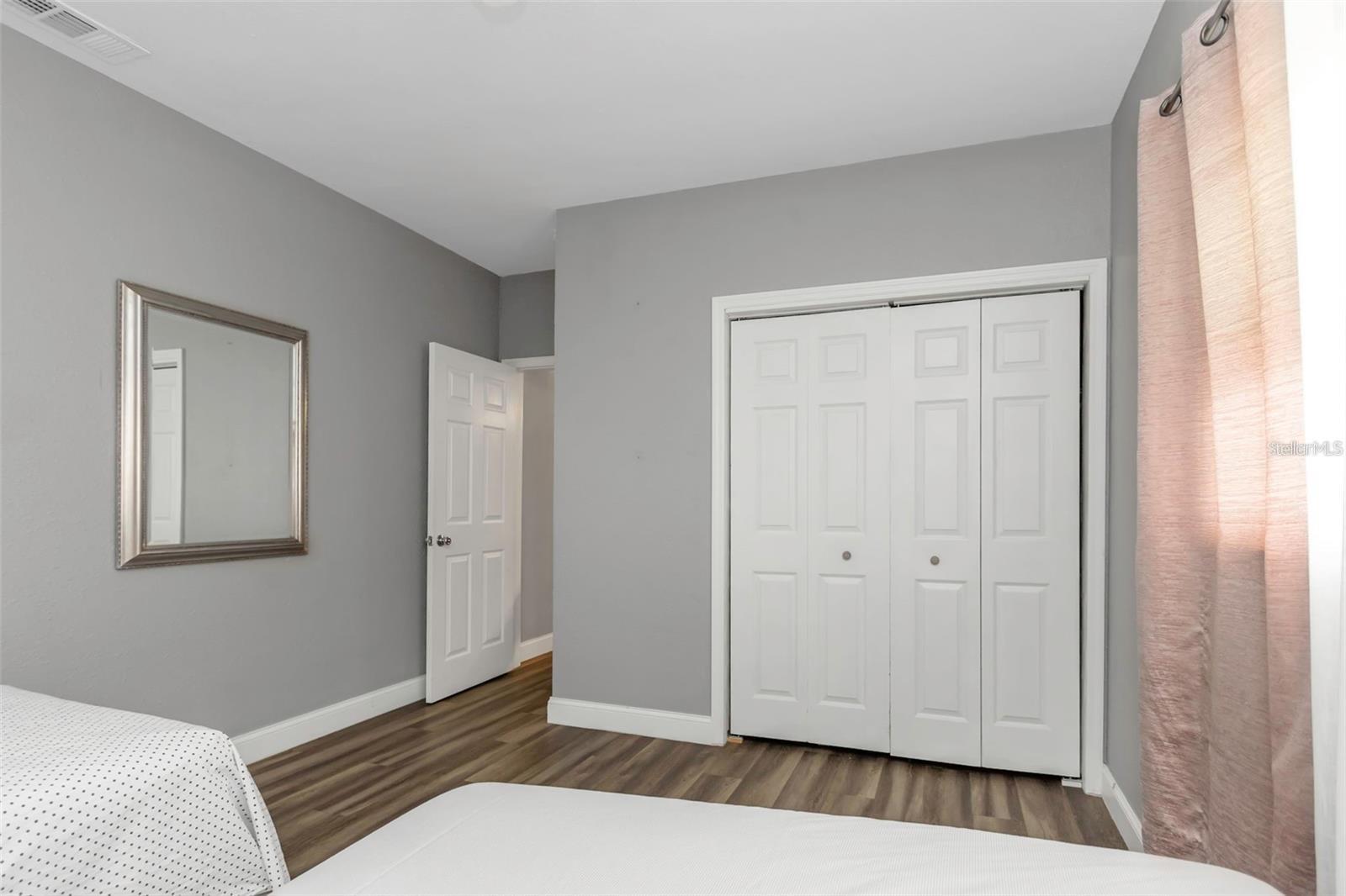 Image 17 of 52 For 206 Himes Avenue