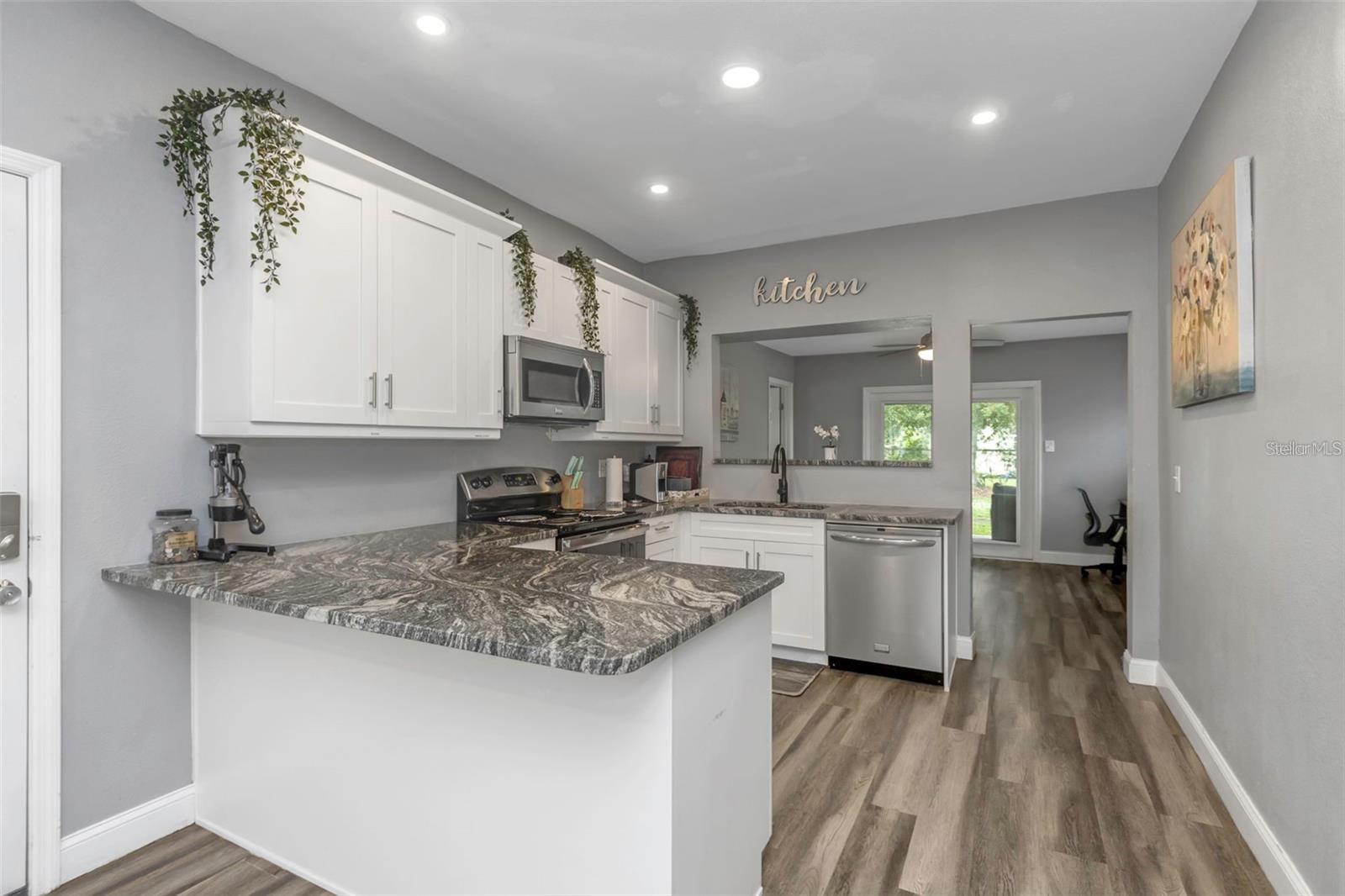 Image 30 of 52 For 206 Himes Avenue