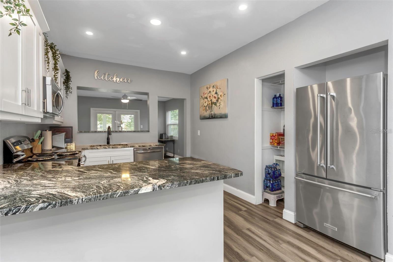 Image 31 of 52 For 206 Himes Avenue