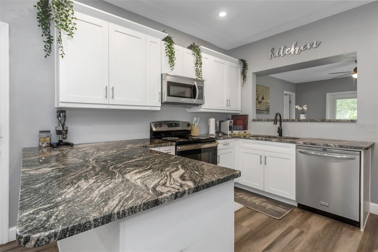 Image 34 of 52 For 206 Himes Avenue