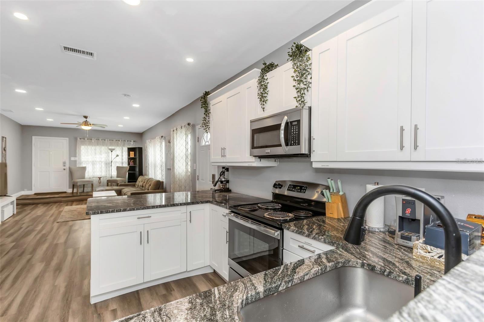 Image 36 of 52 For 206 Himes Avenue
