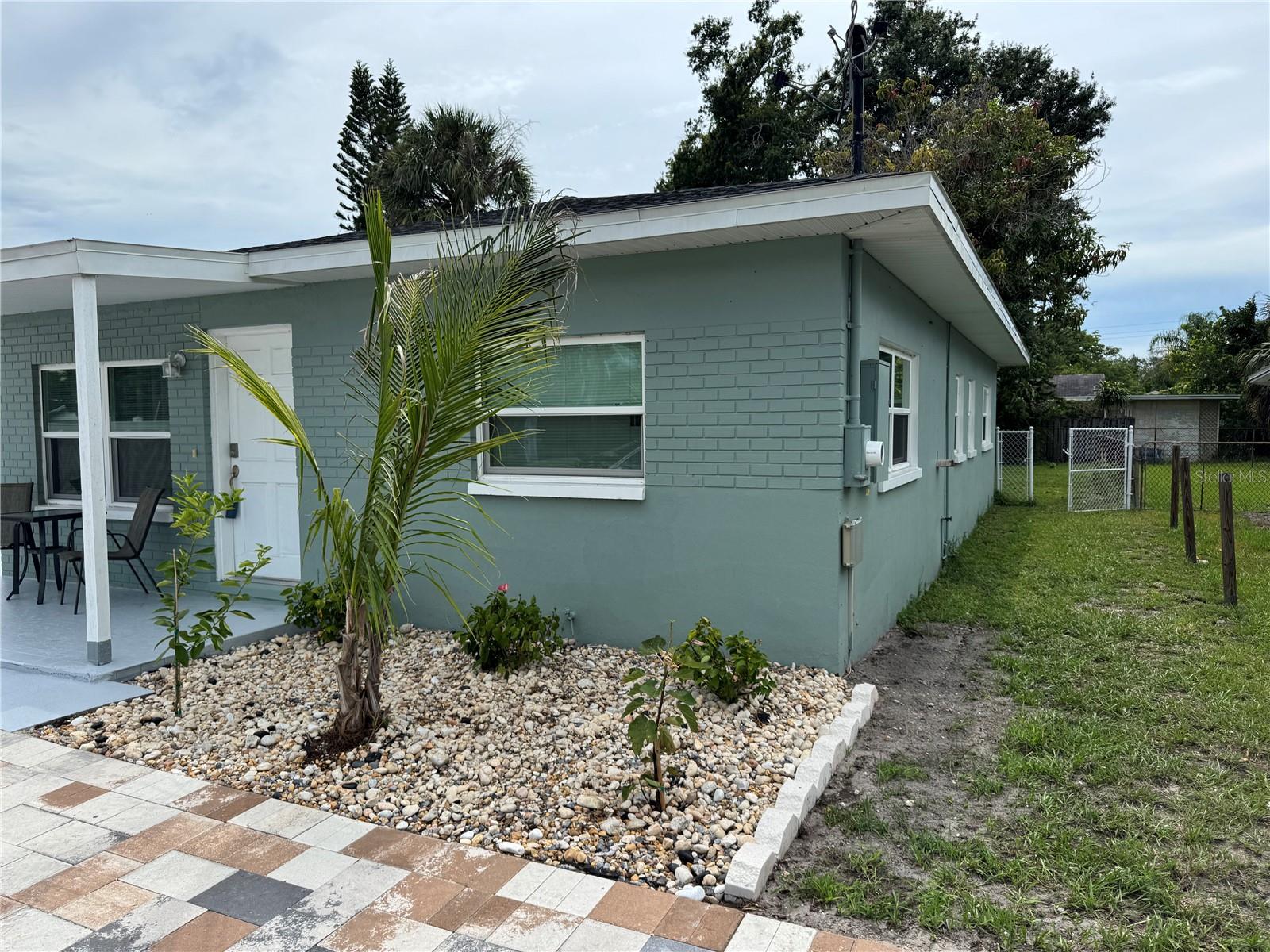 Image 5 of 52 For 206 Himes Avenue