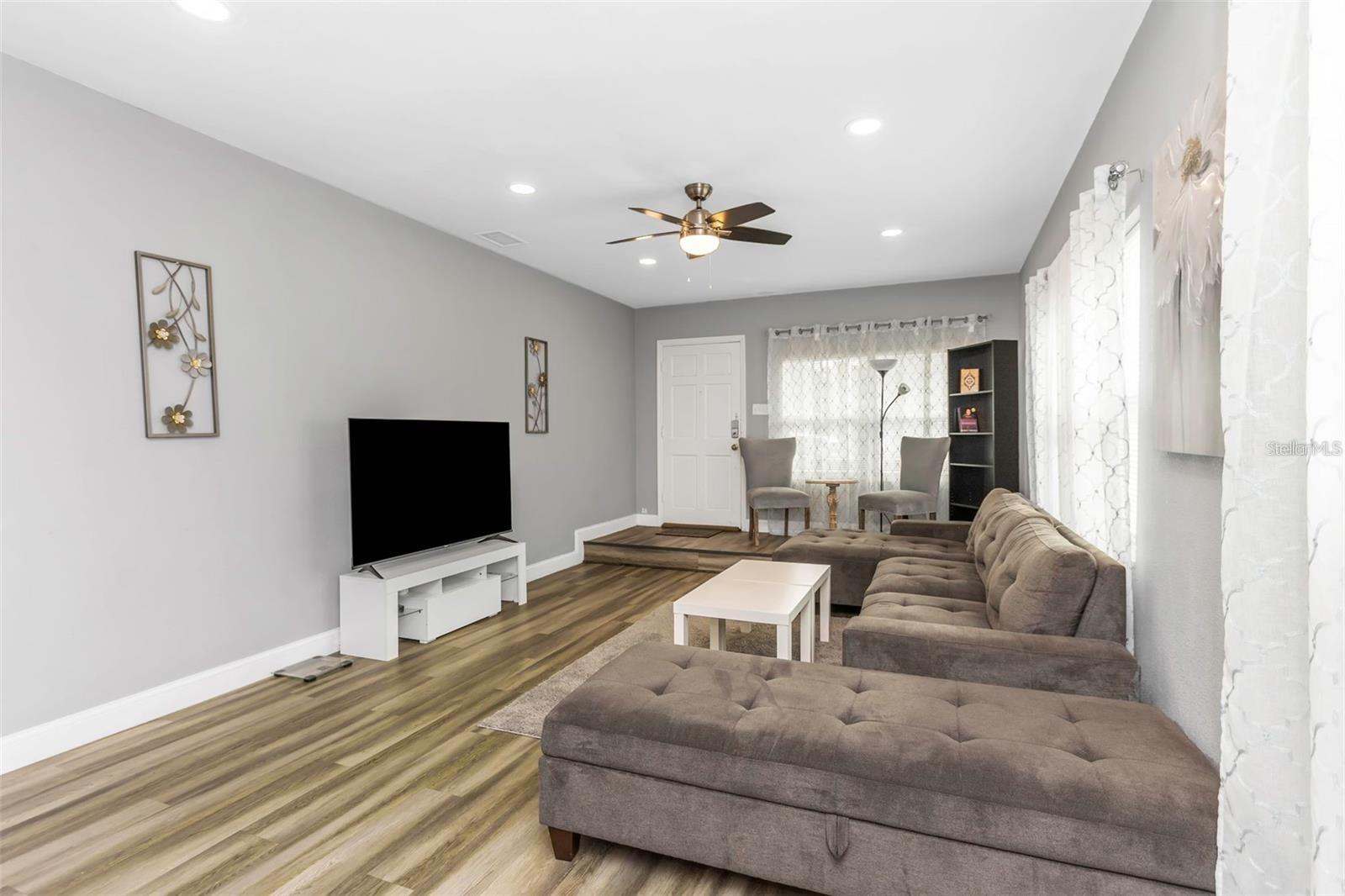 Image 6 of 52 For 206 Himes Avenue