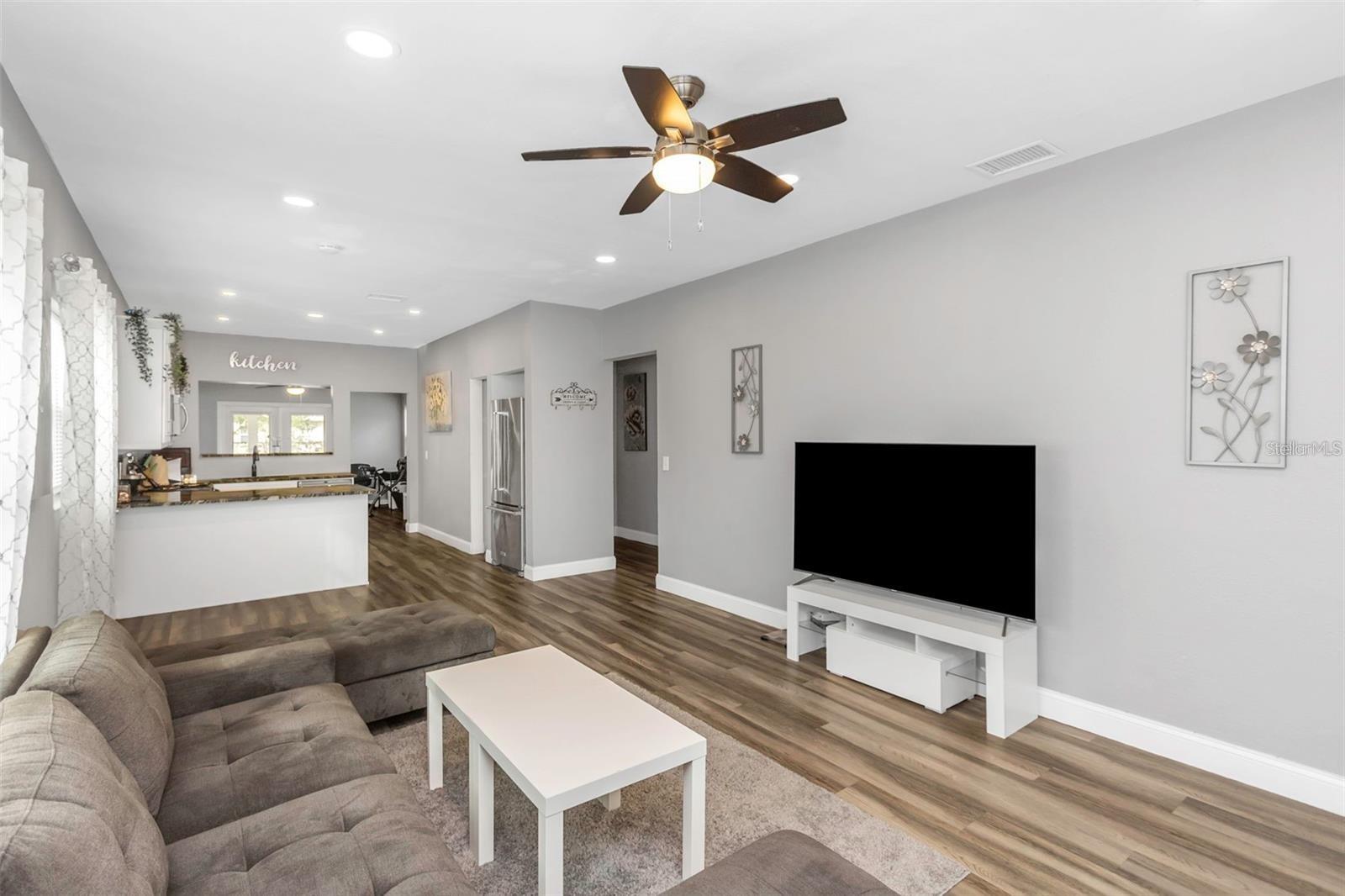 Image 9 of 52 For 206 Himes Avenue