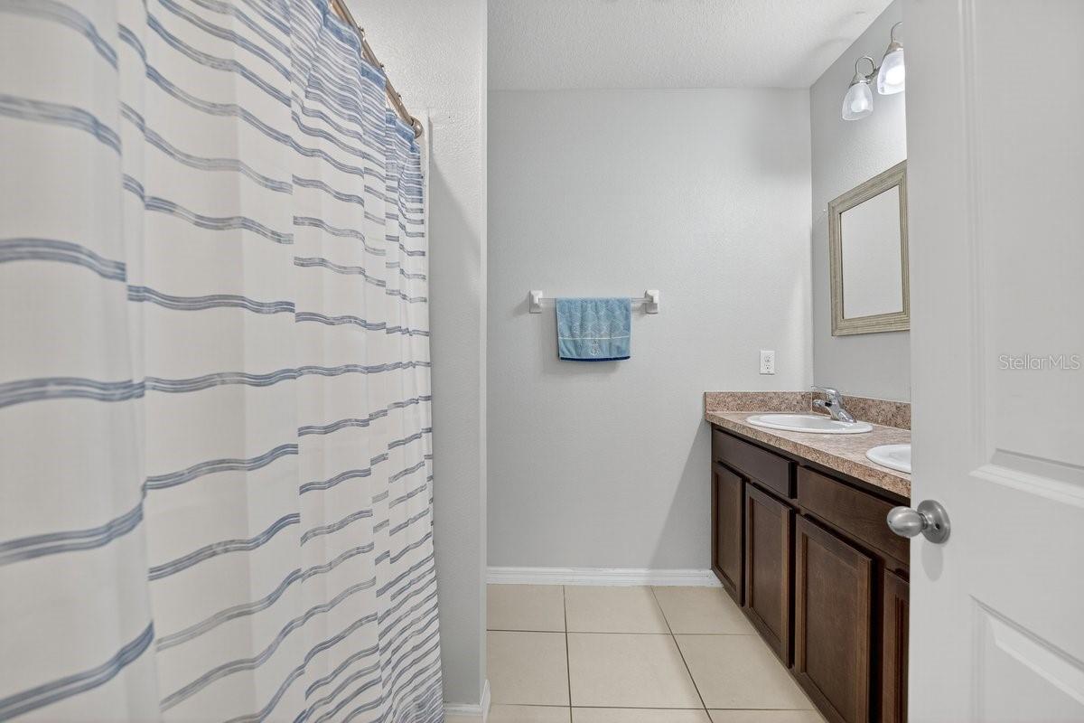 Image 41 of 57 For 3515 Diamond Leaf Court