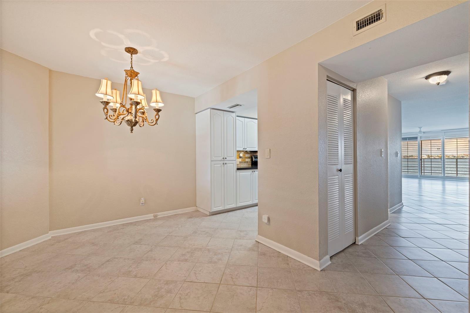 Image 10 of 58 For 6105 Bahia Del Mar Circle 384