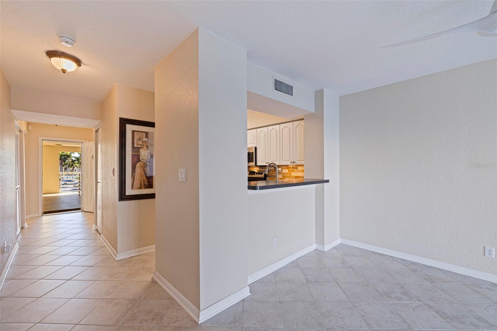Image 11 of 58 For 6105 Bahia Del Mar Circle 384
