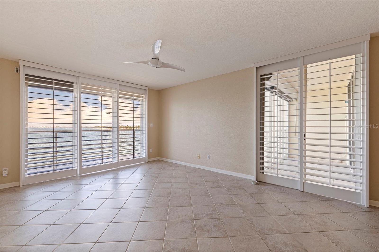 Image 12 of 58 For 6105 Bahia Del Mar Circle 384