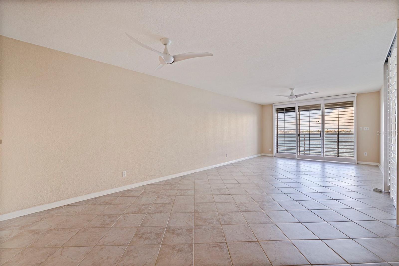 Image 17 of 58 For 6105 Bahia Del Mar Circle 384