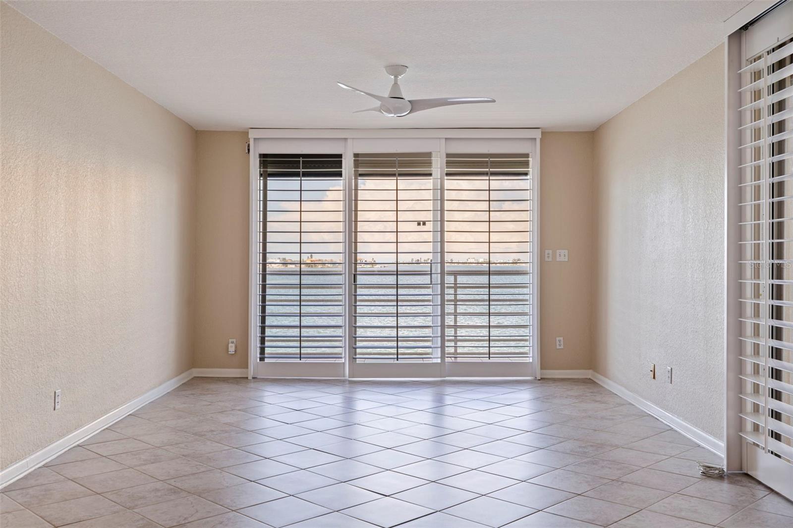 Image 18 of 58 For 6105 Bahia Del Mar Circle 384