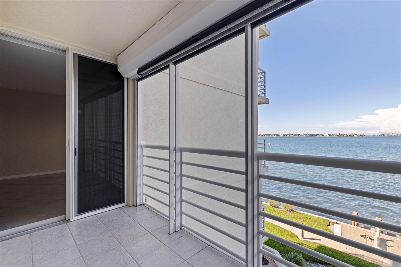 Image 22 of 58 For 6105 Bahia Del Mar Circle 384