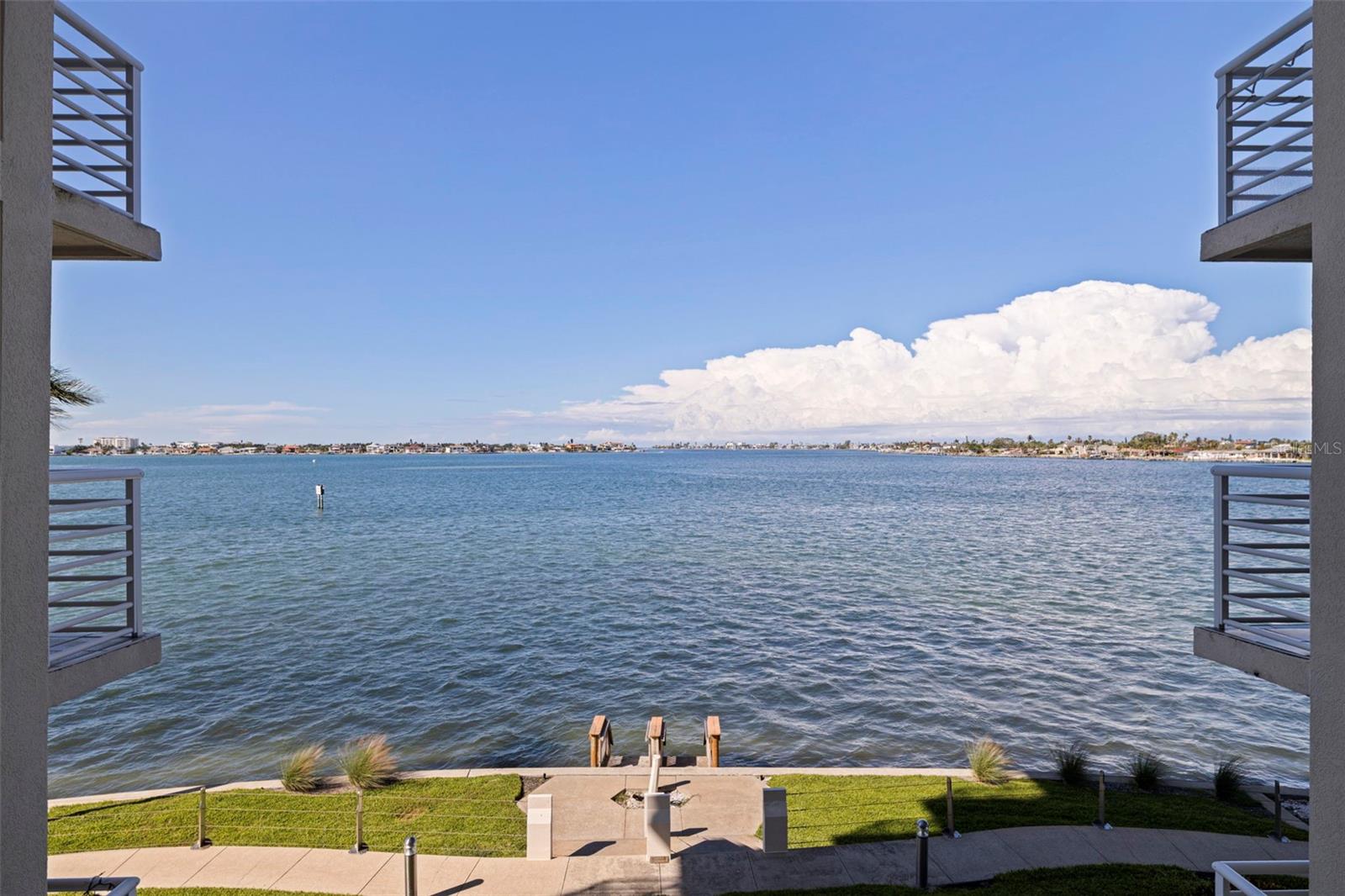 Image 23 of 58 For 6105 Bahia Del Mar Circle 384