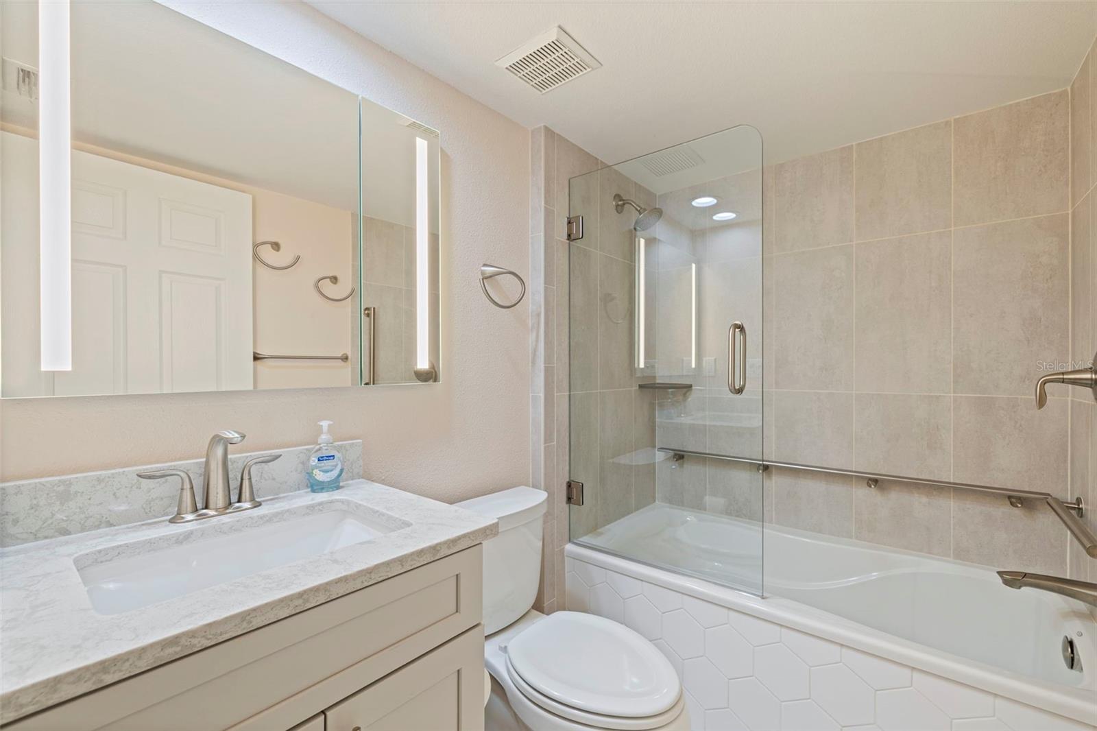 Image 31 of 58 For 6105 Bahia Del Mar Circle 384