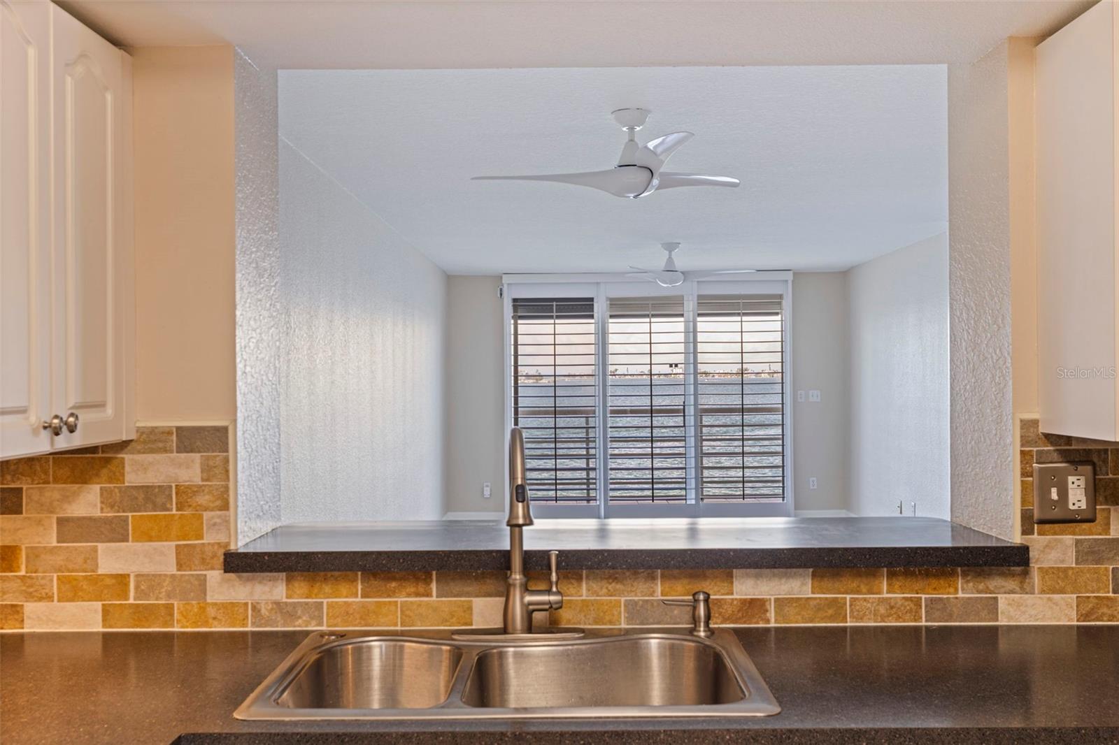 Image 4 of 58 For 6105 Bahia Del Mar Circle 384
