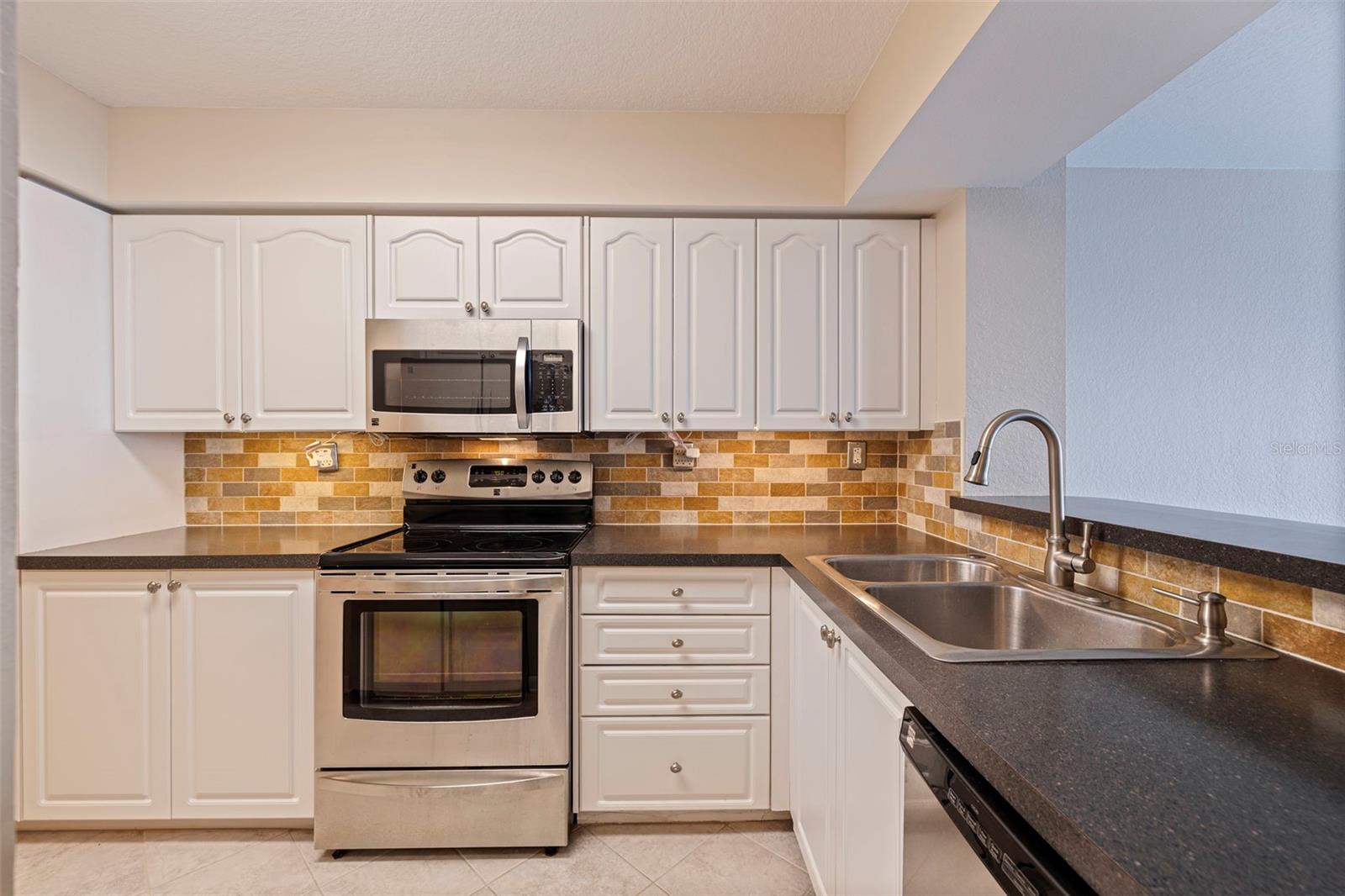 Image 5 of 58 For 6105 Bahia Del Mar Circle 384