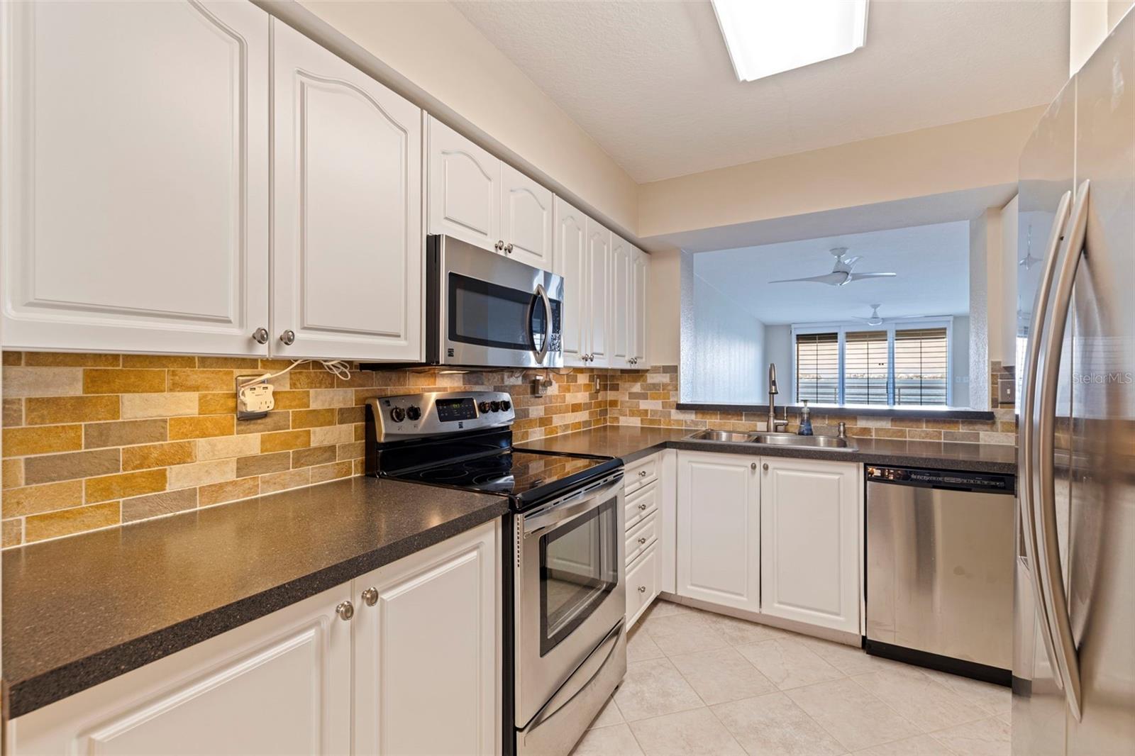 Image 6 of 58 For 6105 Bahia Del Mar Circle 384