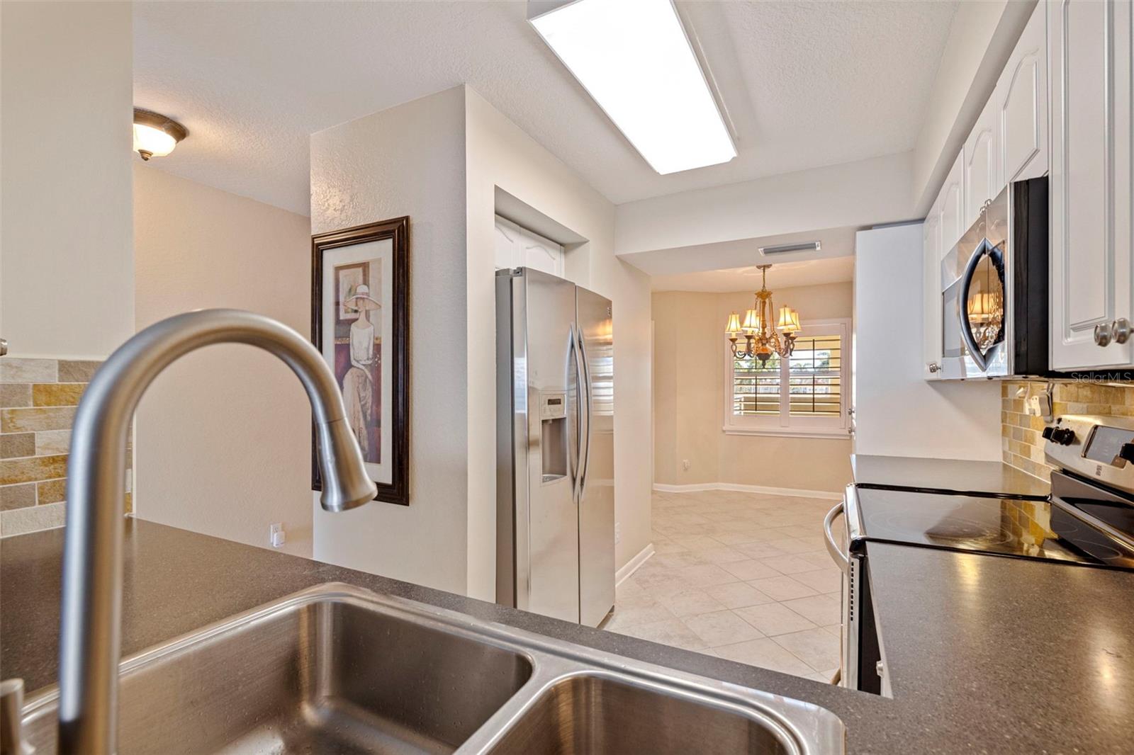 Image 7 of 58 For 6105 Bahia Del Mar Circle 384