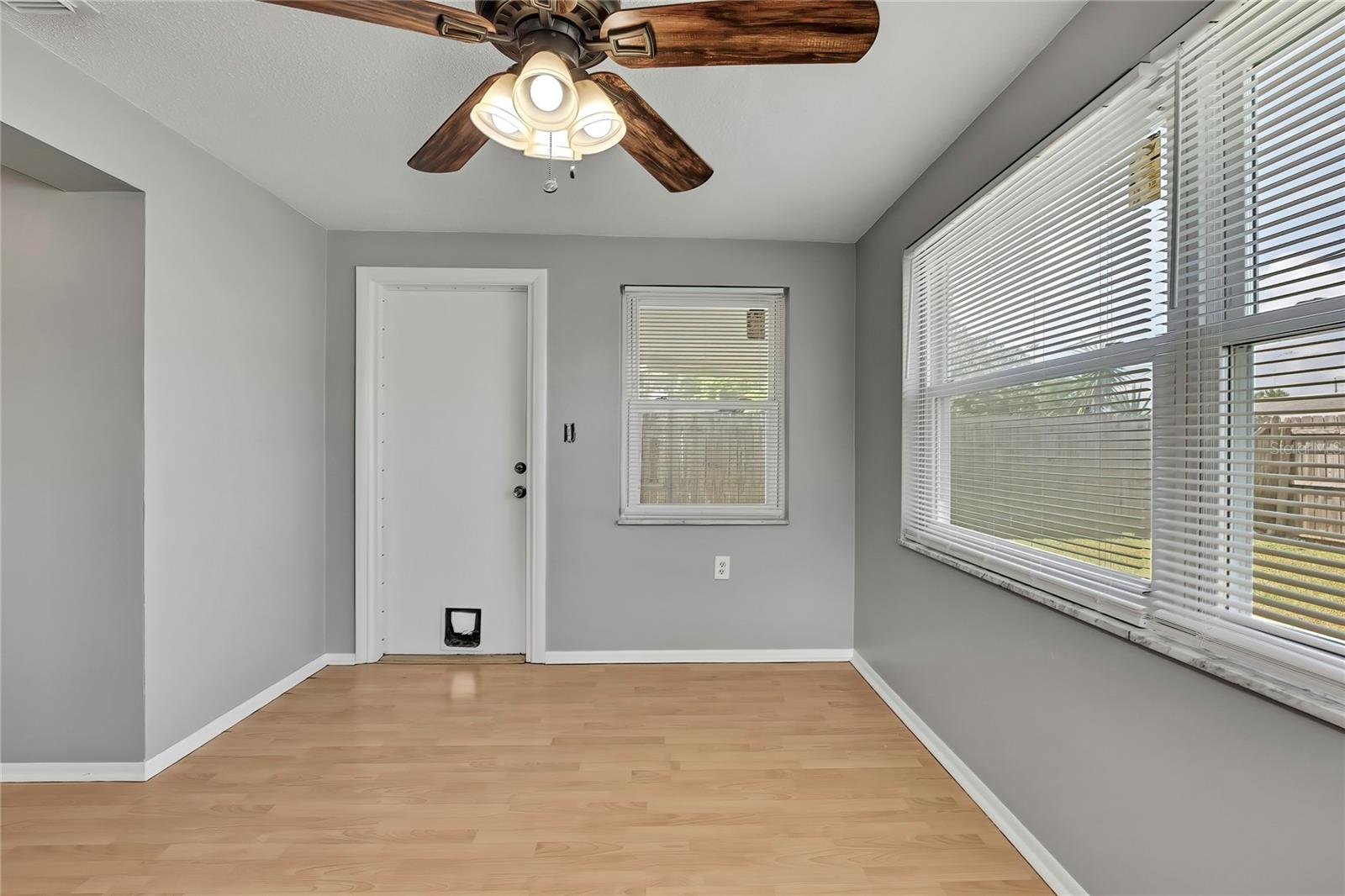 Image 14 of 38 For 3549 Hendrix Street