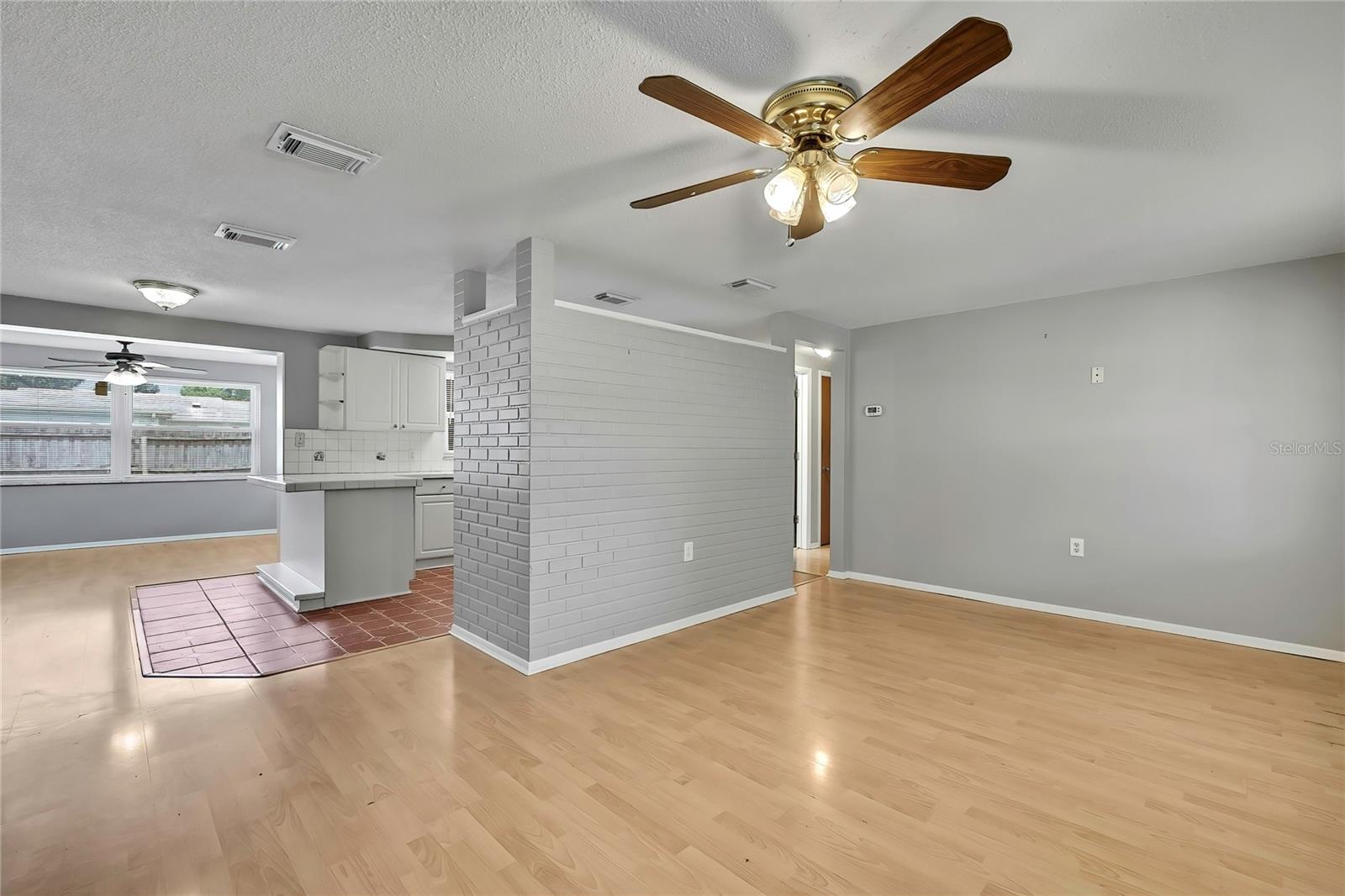 Image 3 of 38 For 3549 Hendrix Street