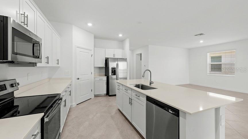 Image 22 of 31 For 8390 Waterscape Drive