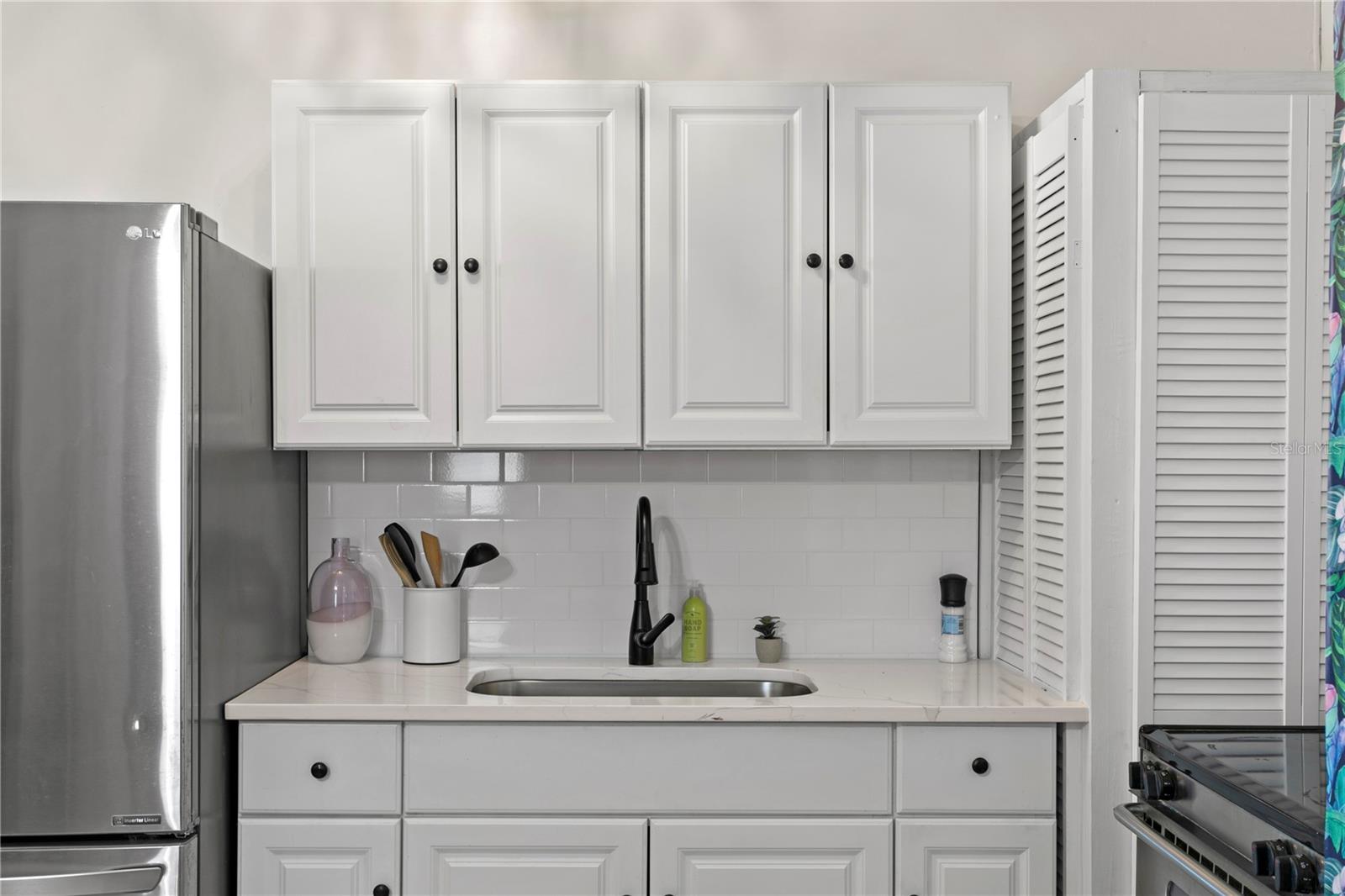 Image 11 of 27 For 1305 Bermuda Boulevard B
