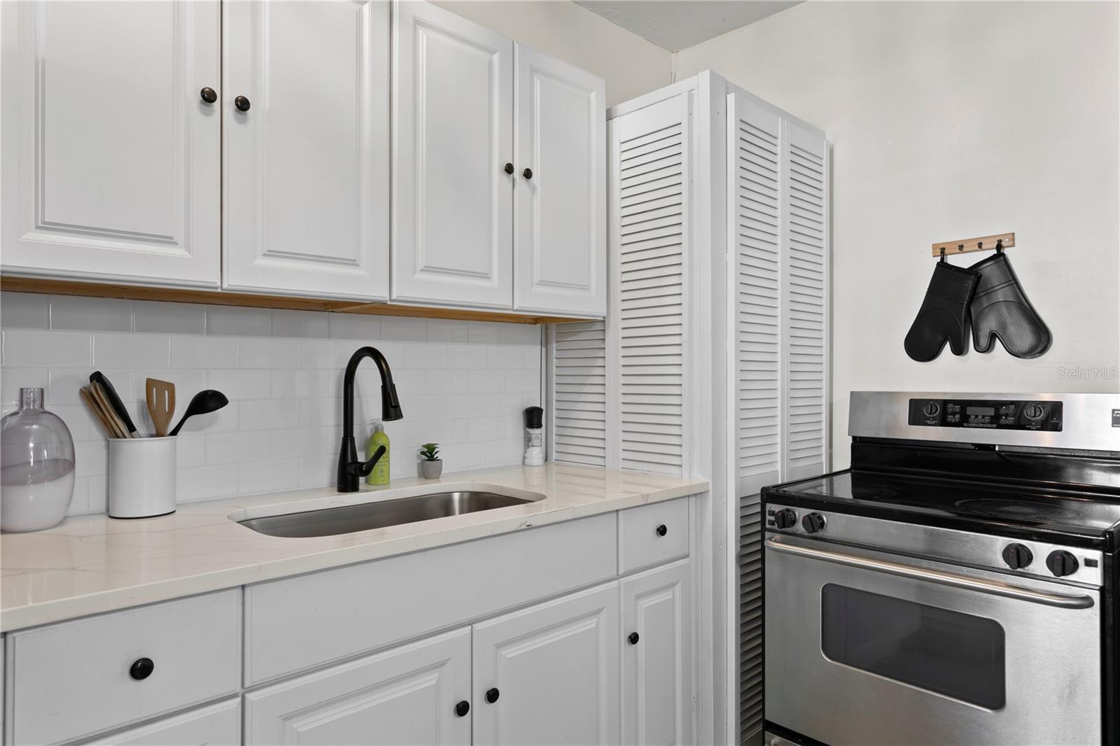 Image 16 of 27 For 1305 Bermuda Boulevard B