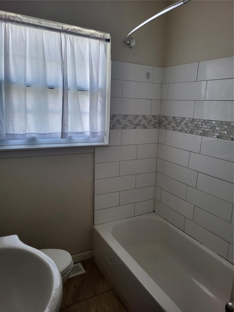 Image 20 of 24 For 1500 30th Avenue N A