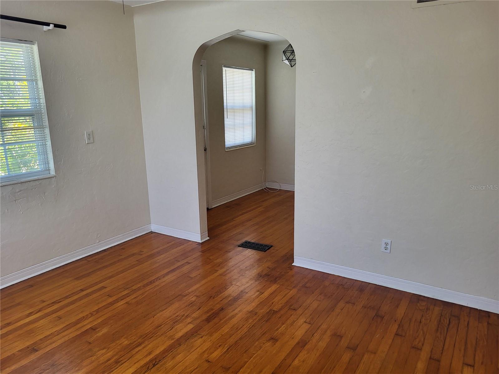 Image 4 of 24 For 1500 30th Avenue N A