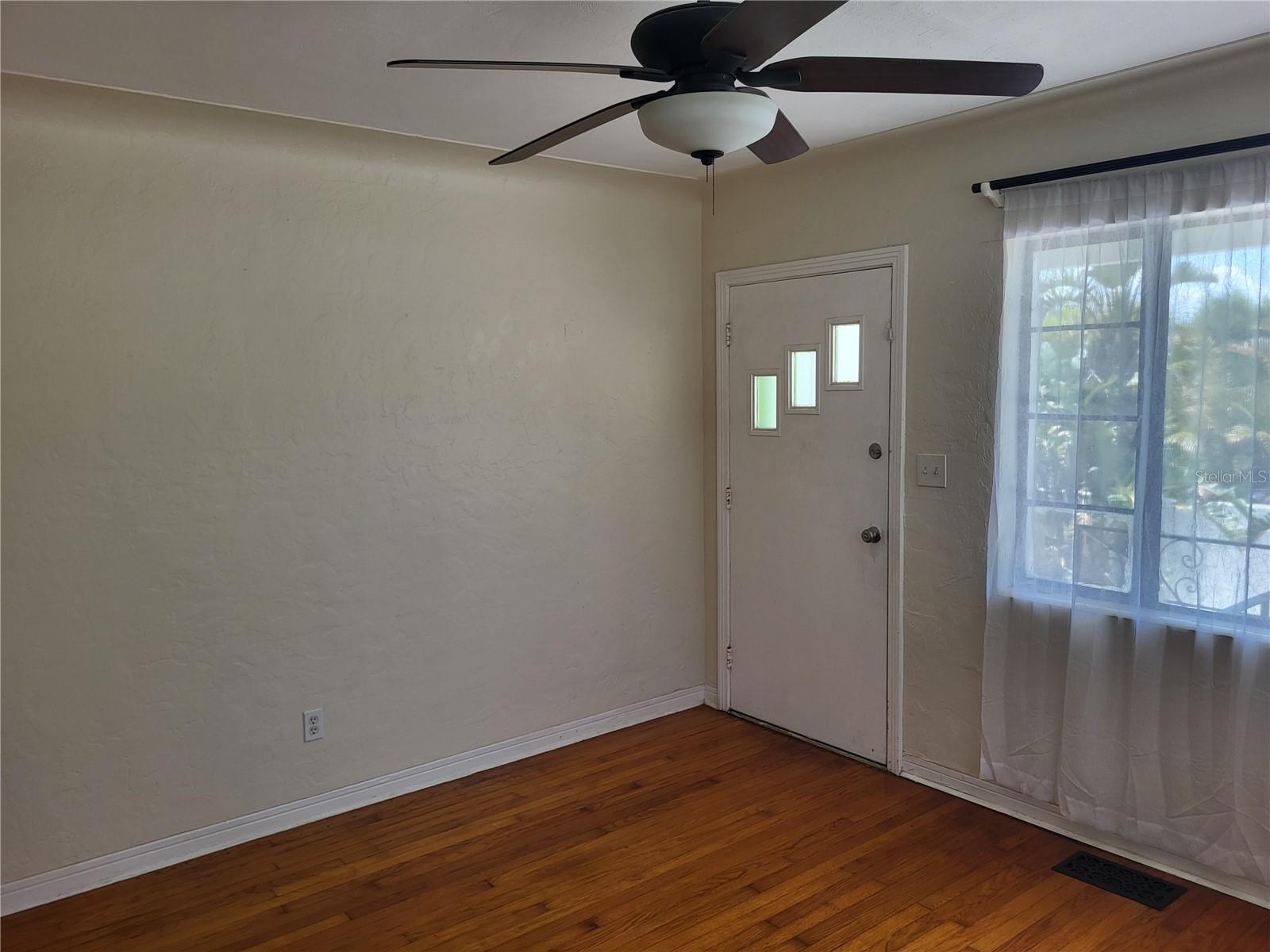 Image 6 of 24 For 1500 30th Avenue N A